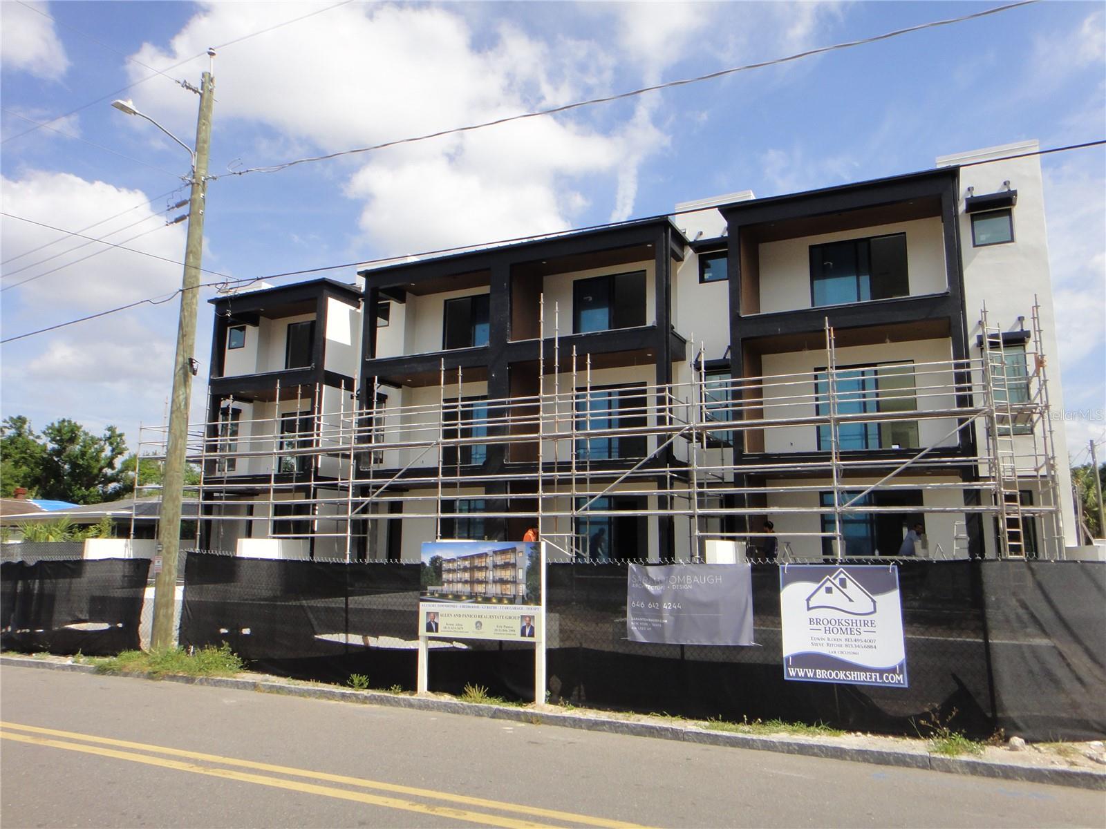 Image 18 of 20 For 501 Ross Avenue 2
