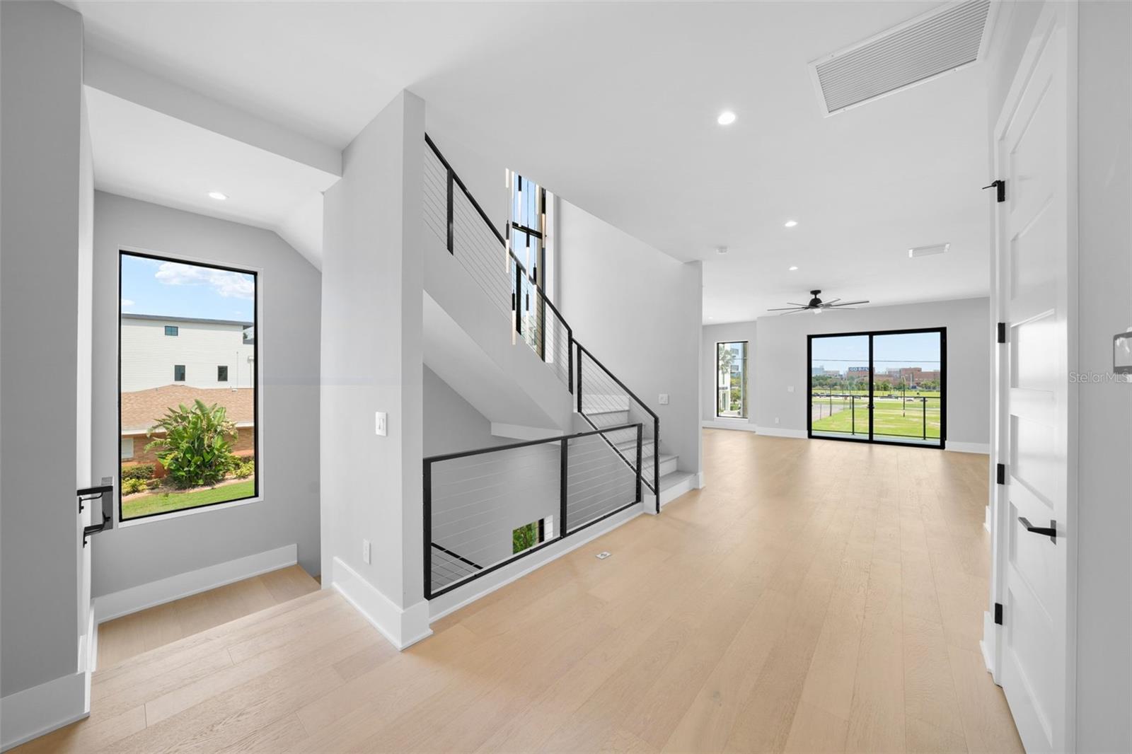 Image 32 of 100 For 501 Ross Avenue 2