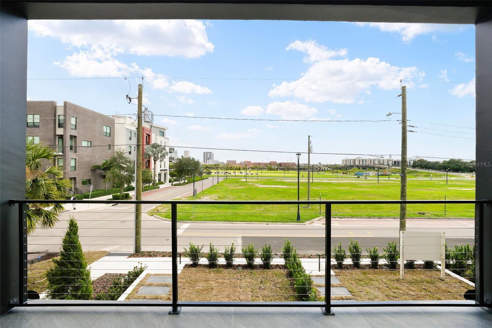 Image 43 of 100 For 501 Ross Avenue 2