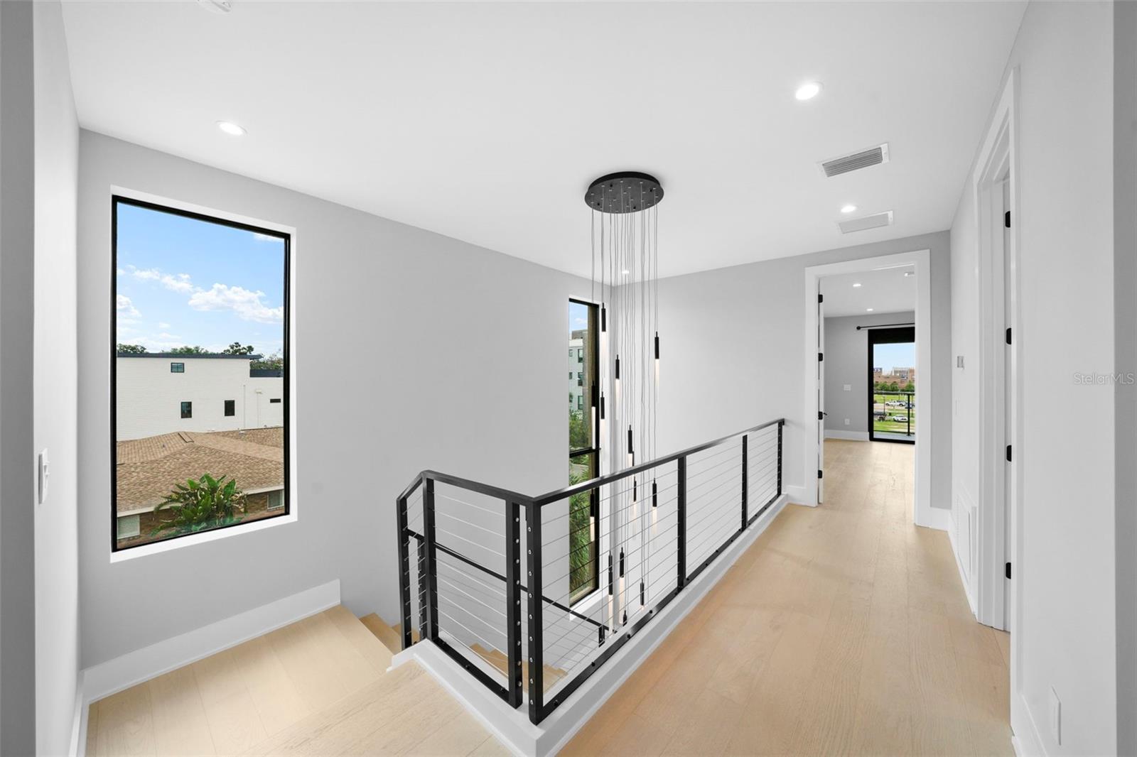 Image 88 of 100 For 501 Ross Avenue 2
