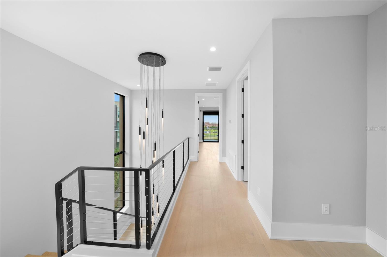 Image 90 of 100 For 501 Ross Avenue 2