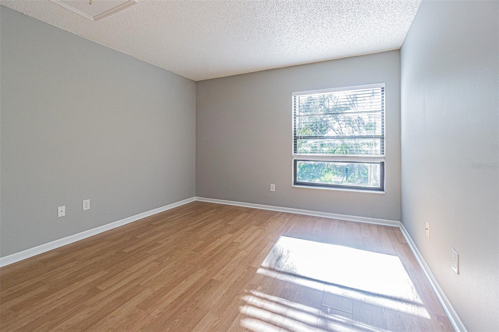 Image 9 of 49 For 13608 Village Drive 6203