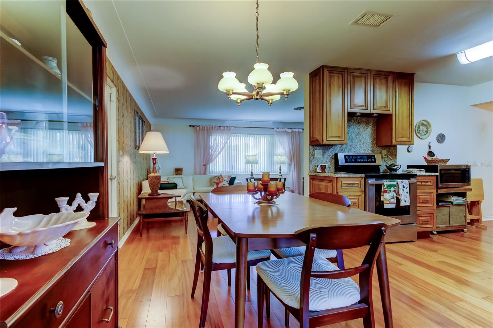 Image 11 of 41 For 2800 54th Street N