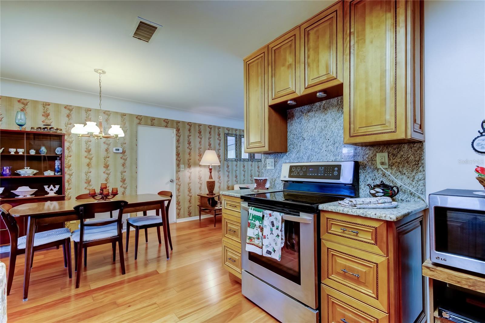 Image 13 of 41 For 2800 54th Street N