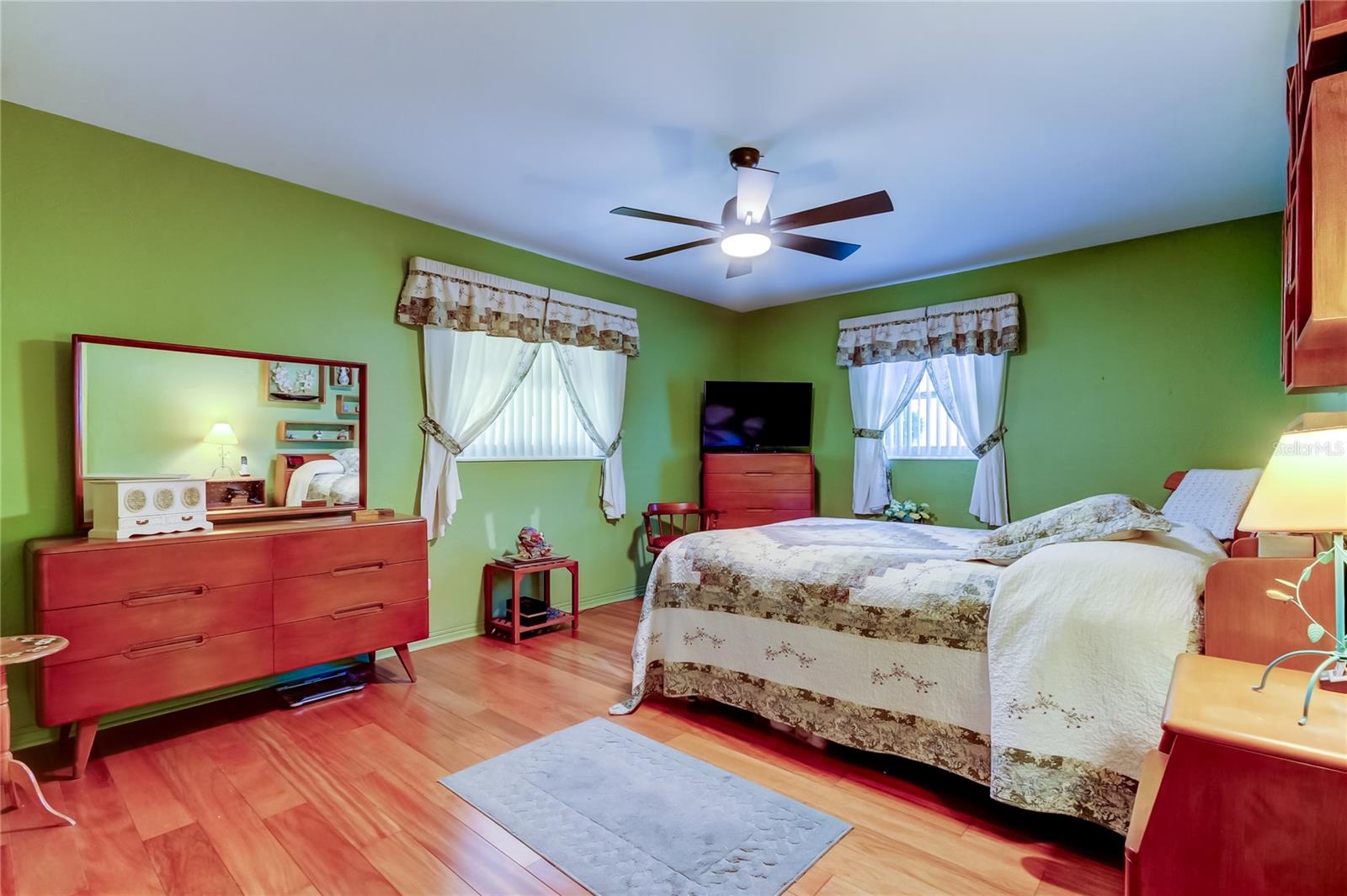 Image 19 of 41 For 2800 54th Street N