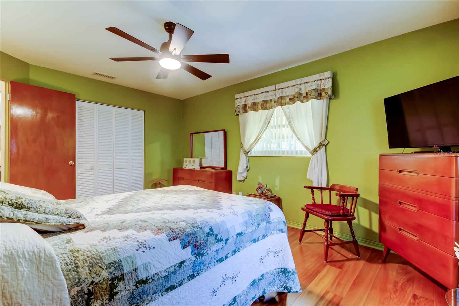 Image 20 of 41 For 2800 54th Street N