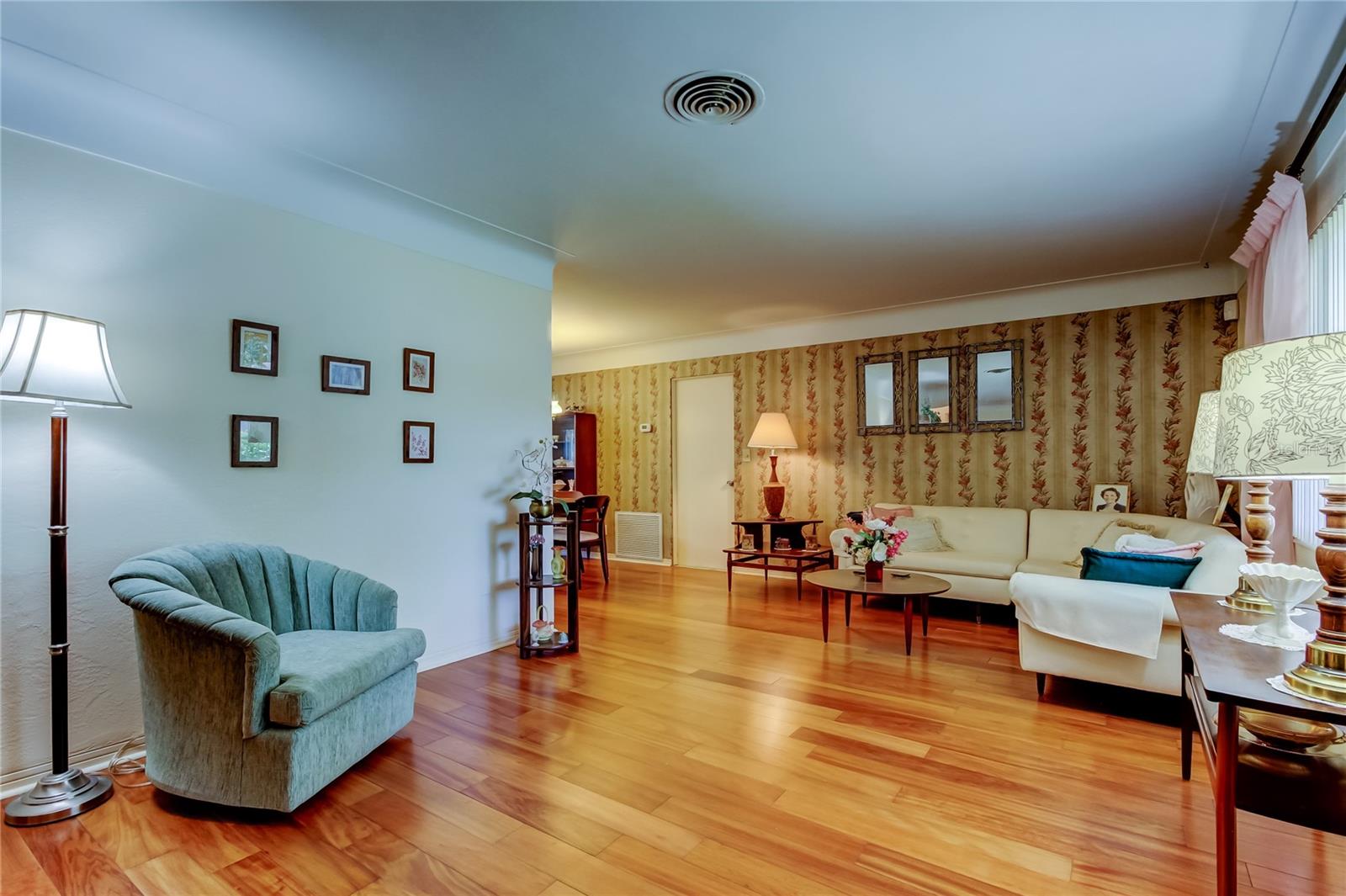 Image 6 of 41 For 2800 54th Street N