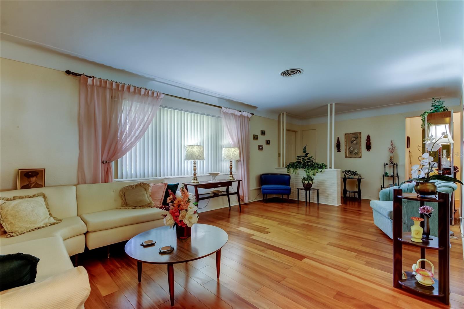 Image 7 of 41 For 2800 54th Street N