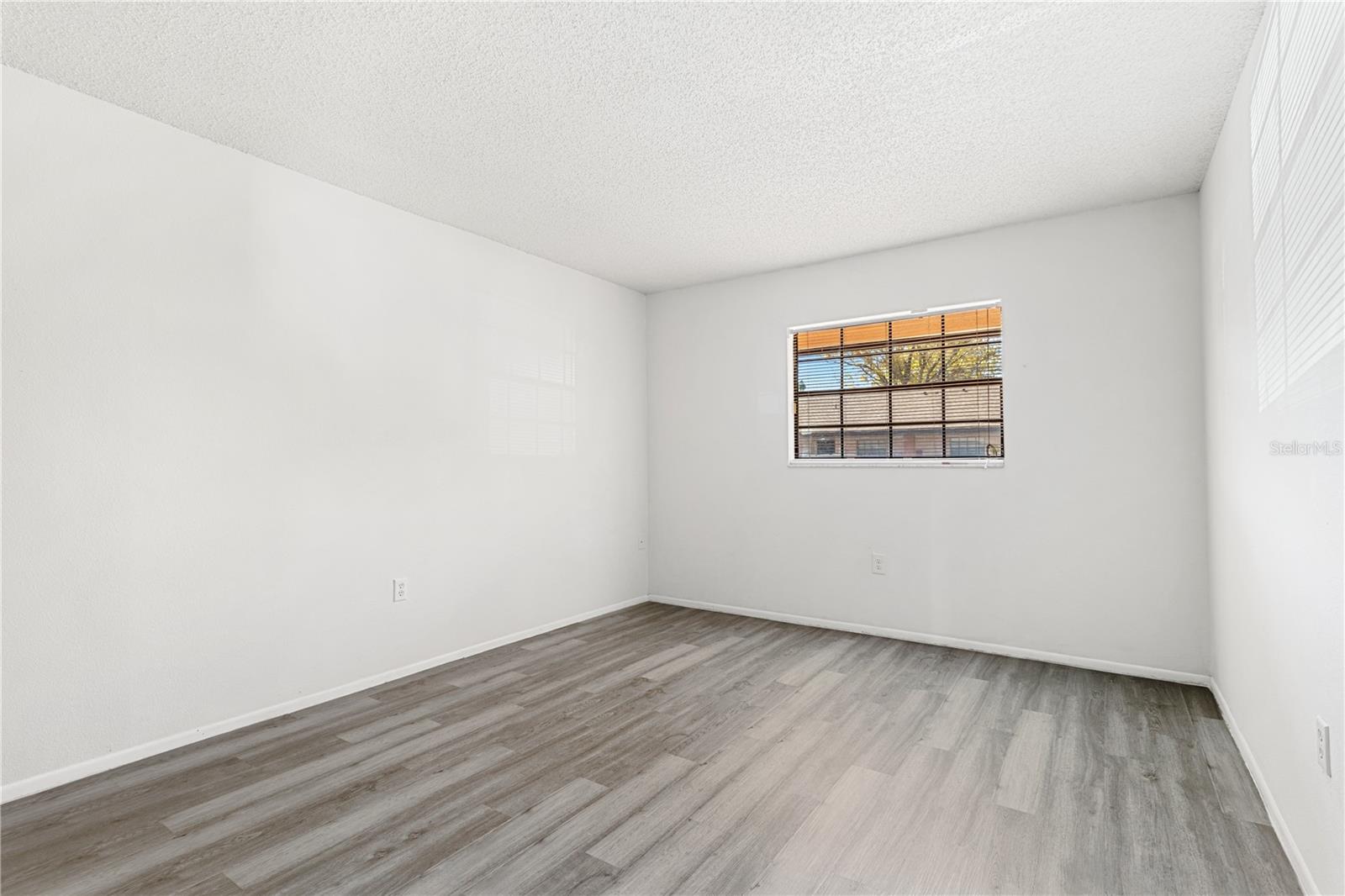 Image 14 of 25 For 13250 Ridge Road 2-1