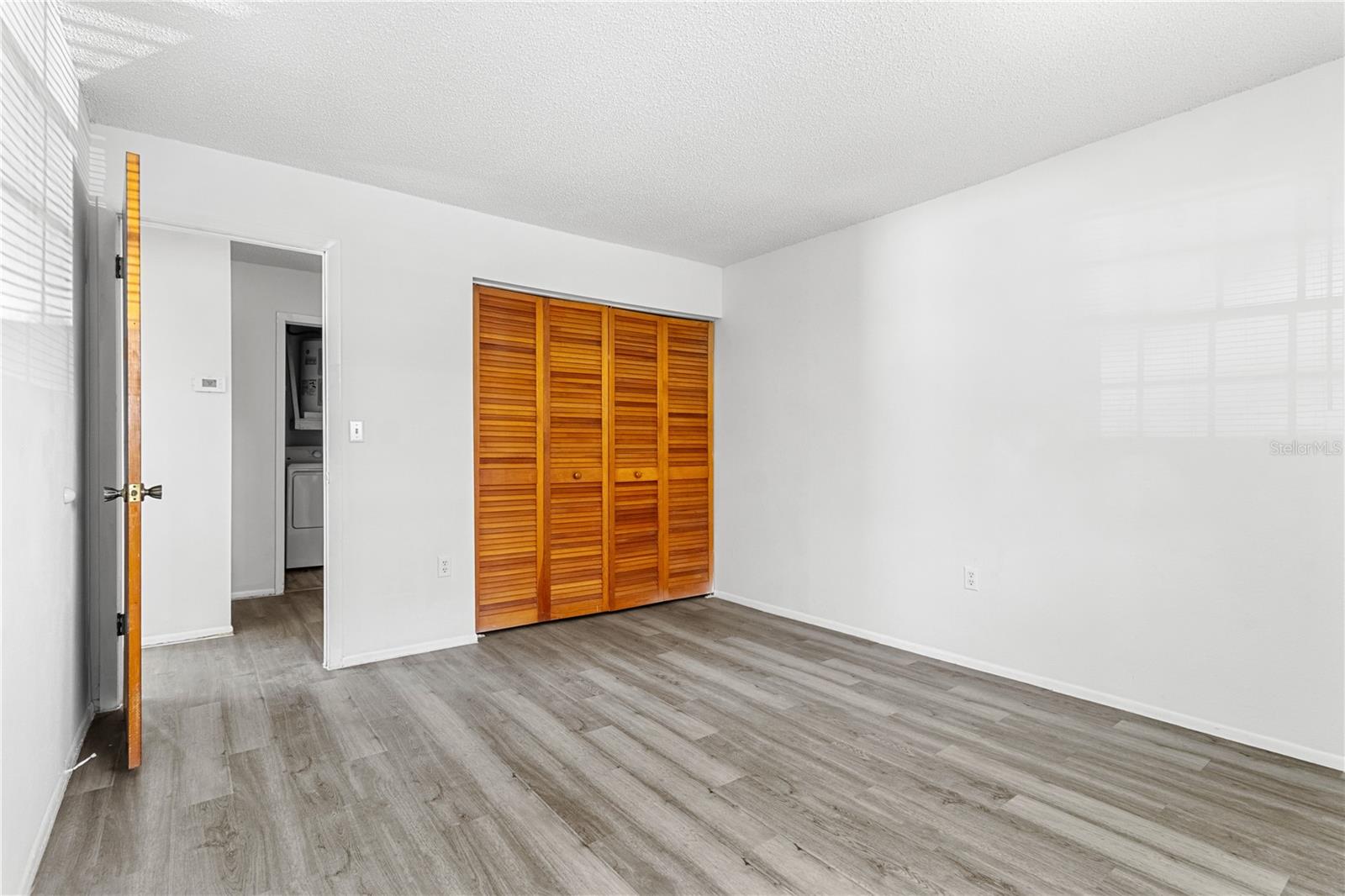 Image 15 of 25 For 13250 Ridge Road 2-1