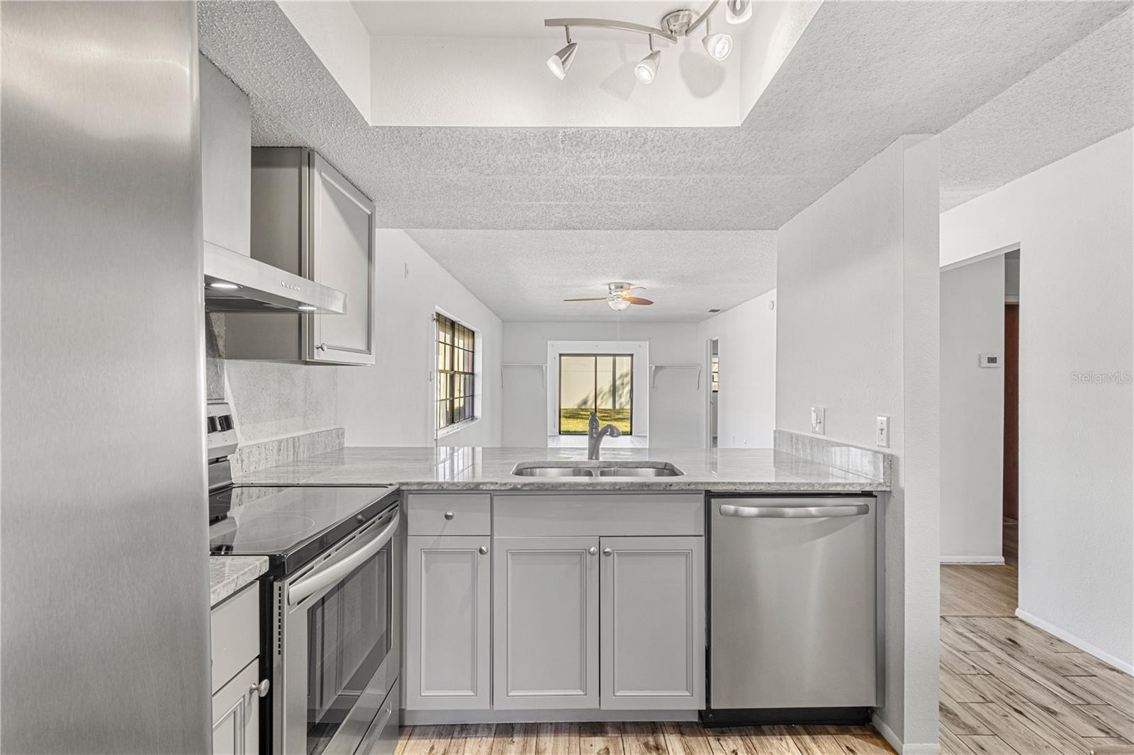 Image 3 of 25 For 13250 Ridge Road 2-1