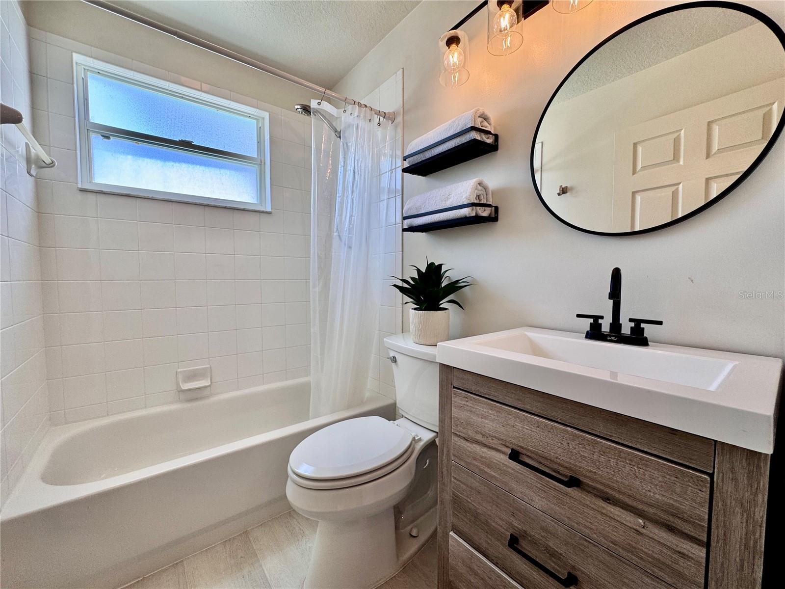 Image 16 of 42 For 6534 Fairway Gardens Drive 17-201