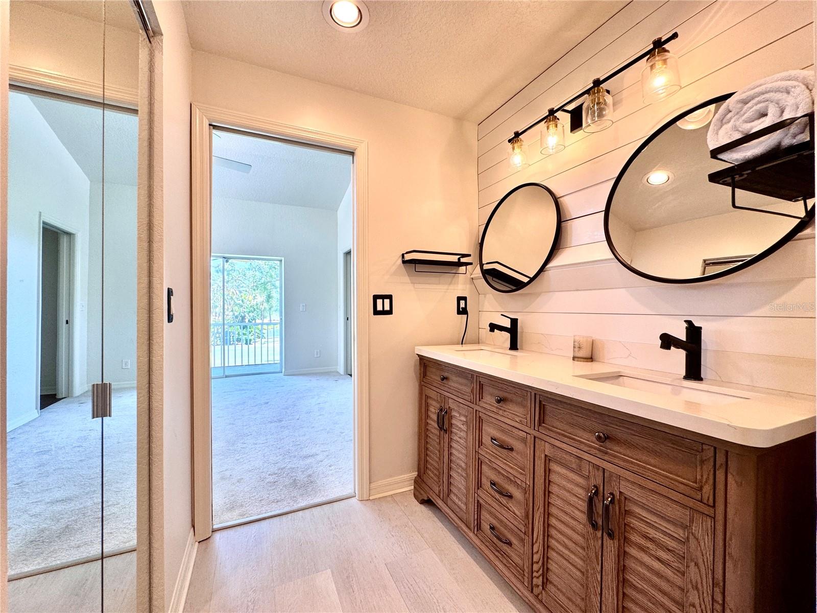 Image 23 of 42 For 6534 Fairway Gardens Drive 17-201