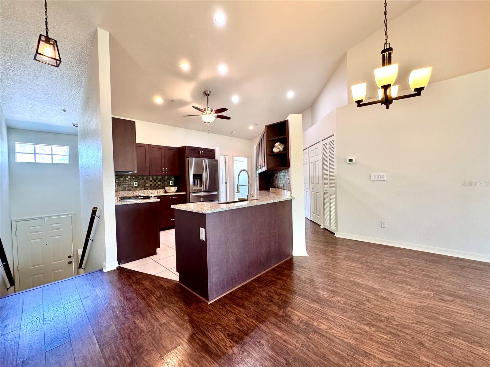 Image 5 of 42 For 6534 Fairway Gardens Drive 17-201