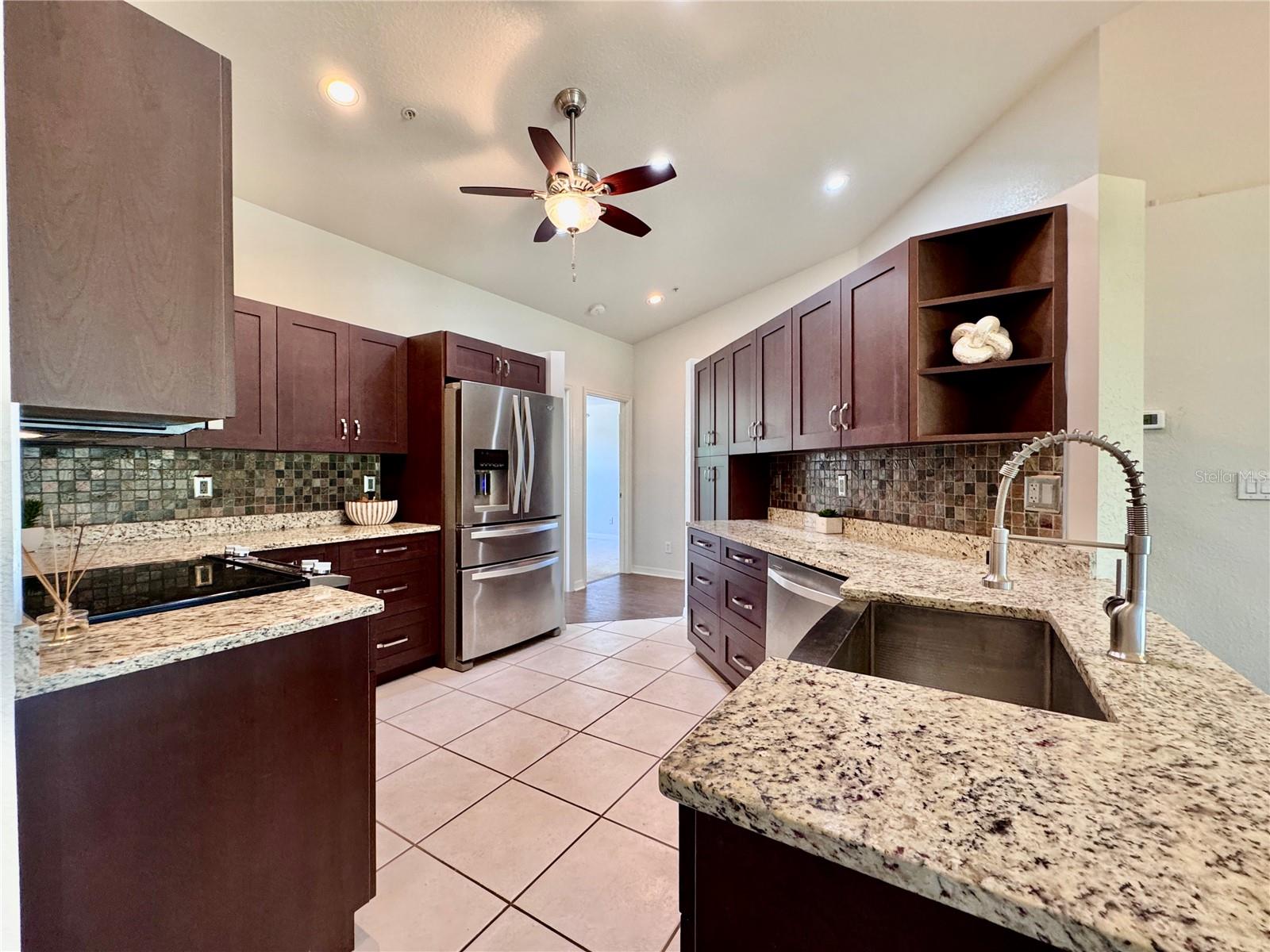 Image 6 of 42 For 6534 Fairway Gardens Drive 17-201