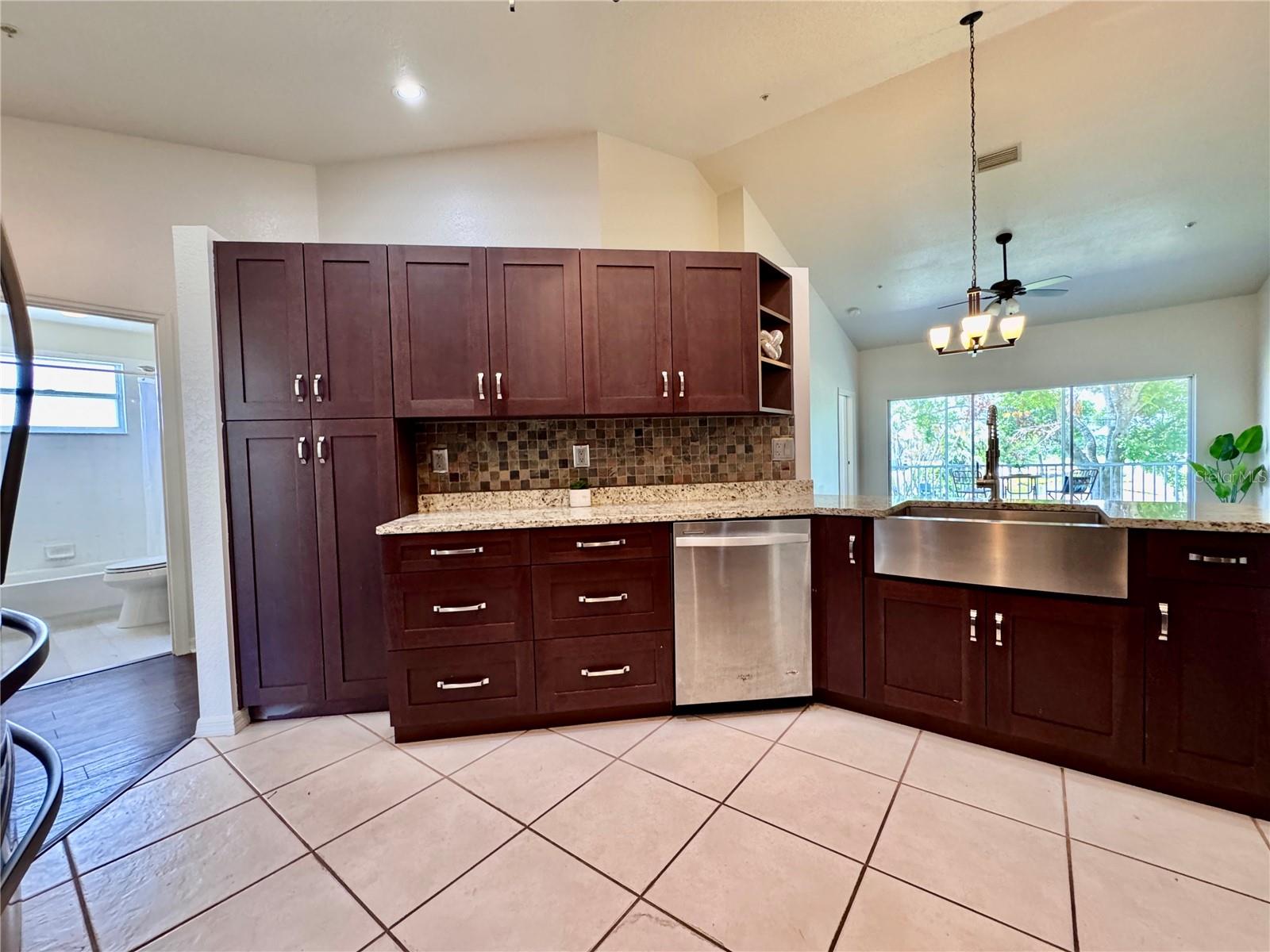 Image 8 of 42 For 6534 Fairway Gardens Drive 17-201