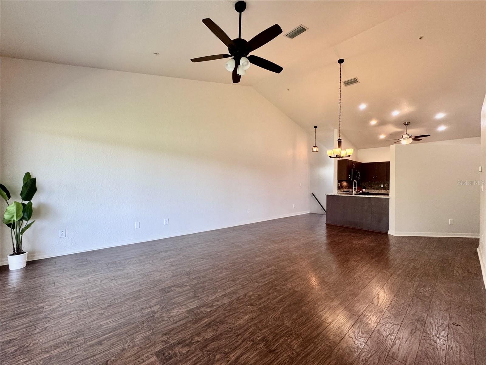 Image 9 of 42 For 6534 Fairway Gardens Drive 17-201
