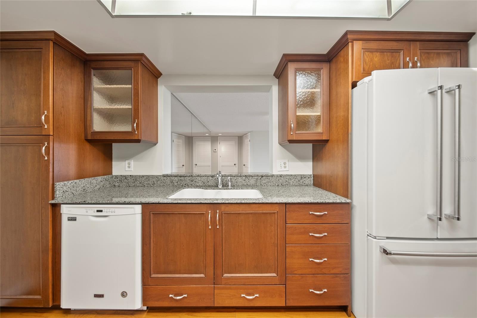Image 12 of 39 For 2611 Bayshore Boulevard 504