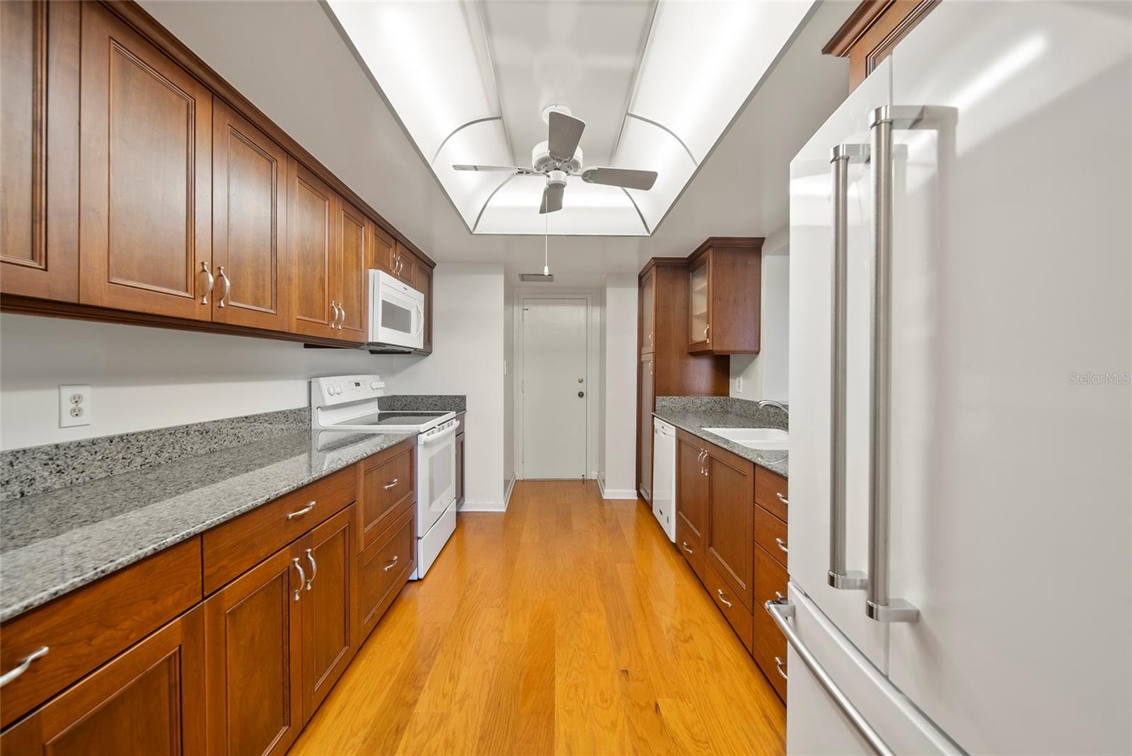 Image 14 of 39 For 2611 Bayshore Boulevard 504