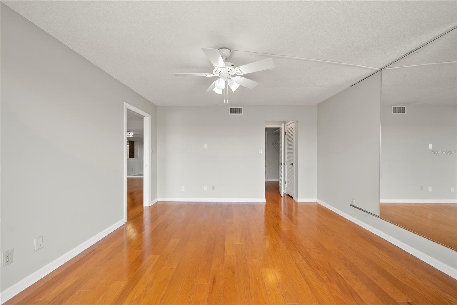 Image 17 of 39 For 2611 Bayshore Boulevard 504