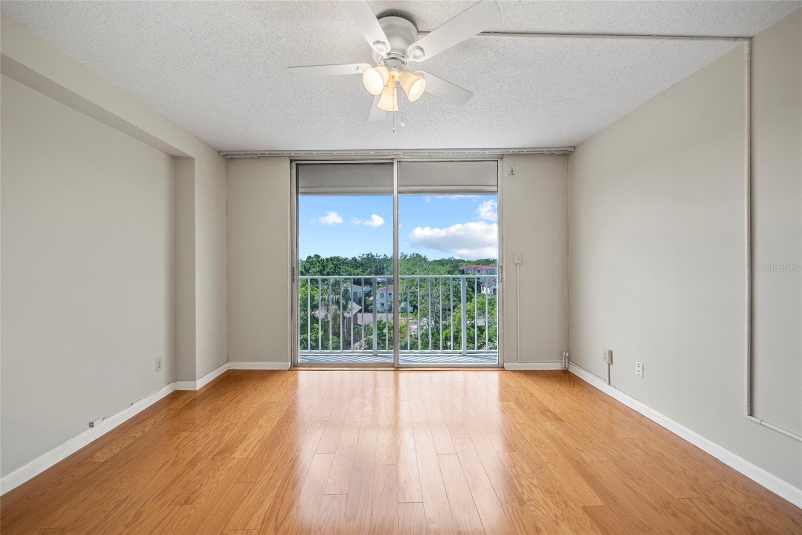Image 24 of 39 For 2611 Bayshore Boulevard 504