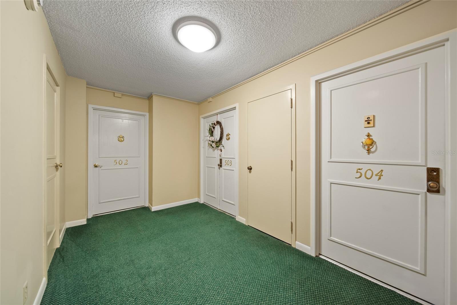 Image 6 of 39 For 2611 Bayshore Boulevard 504