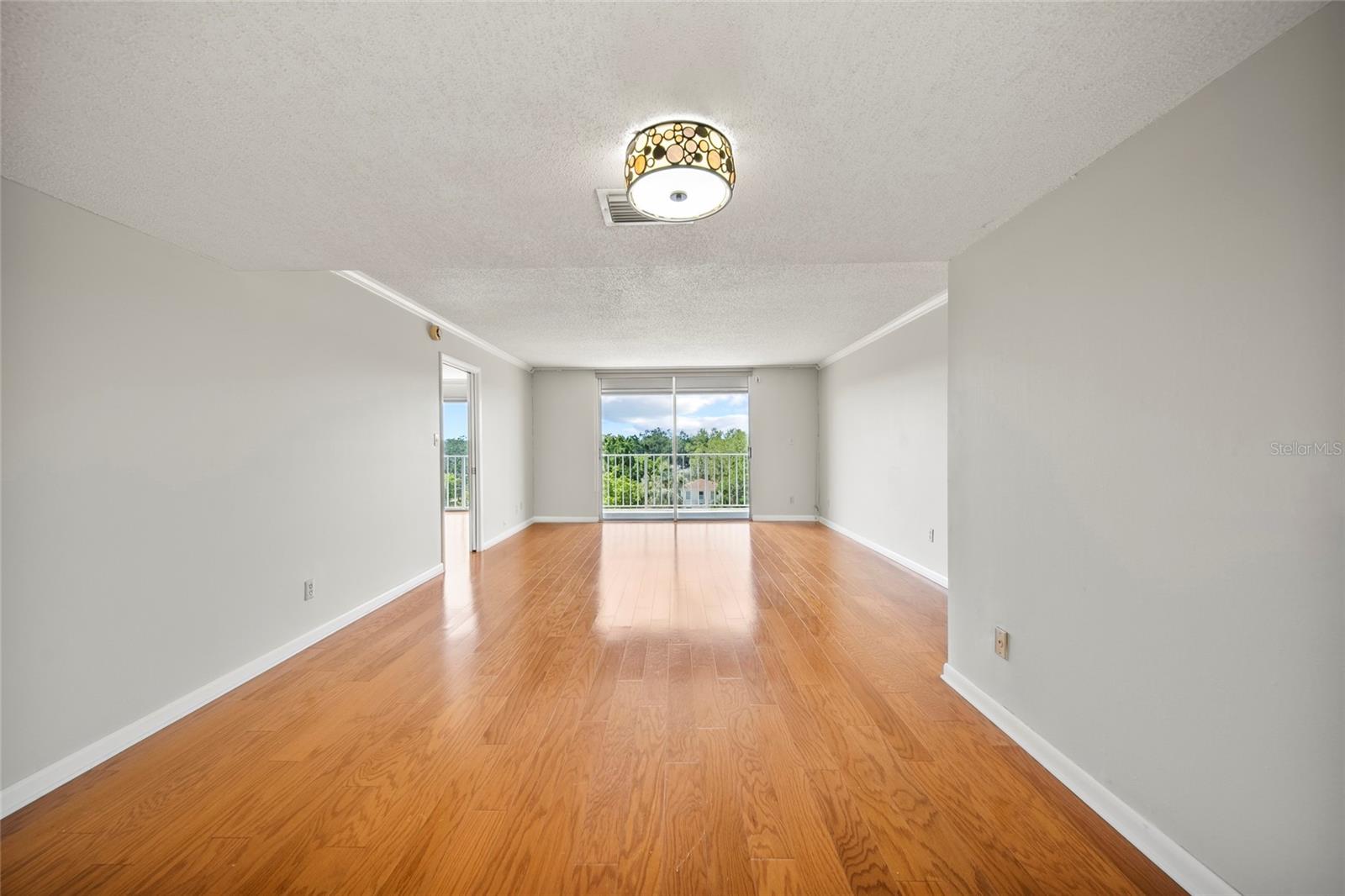 Image 8 of 39 For 2611 Bayshore Boulevard 504
