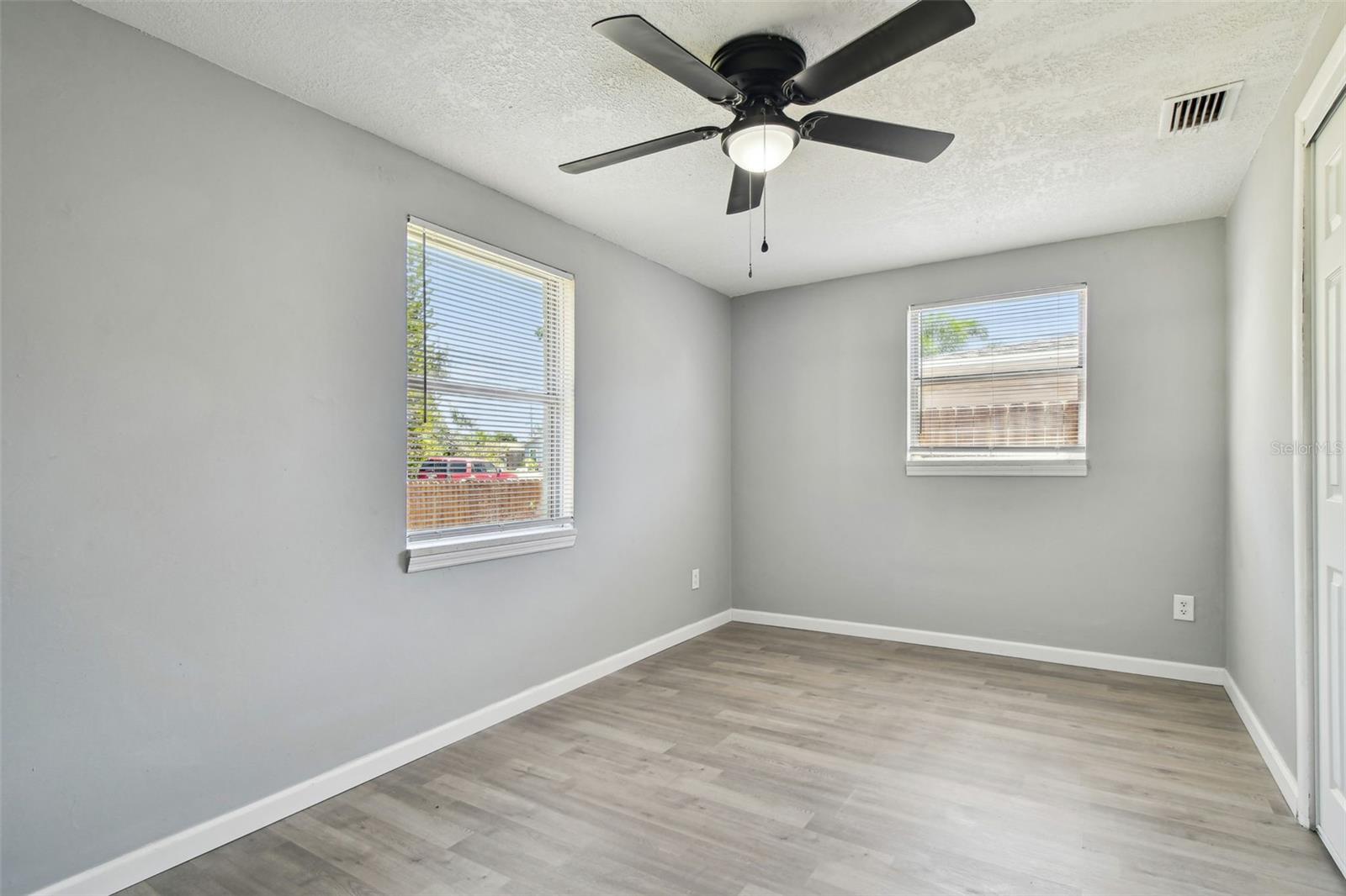 Image 27 of 47 For 4940 Rosedale Lane