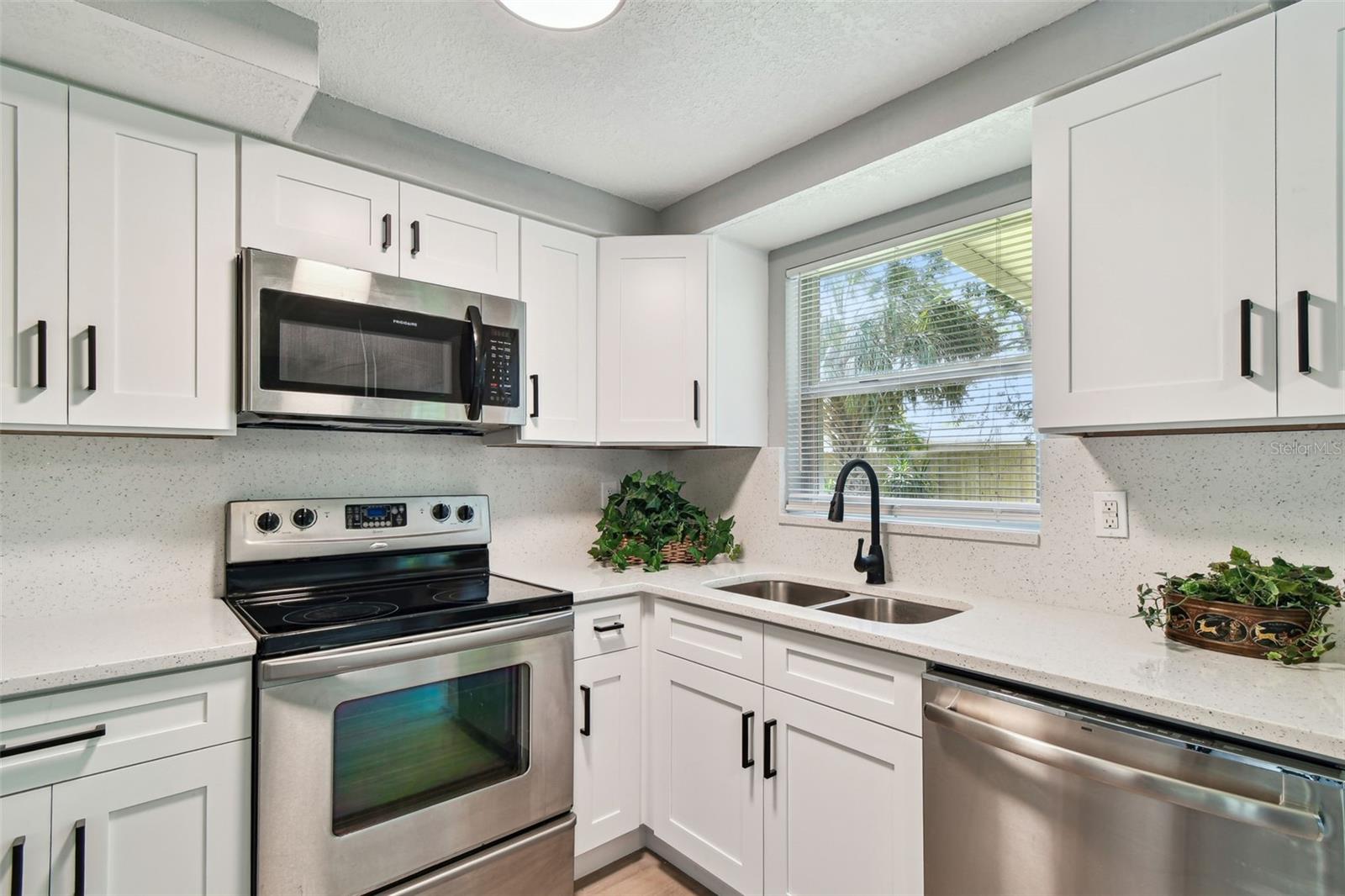 Image 7 of 47 For 4940 Rosedale Lane
