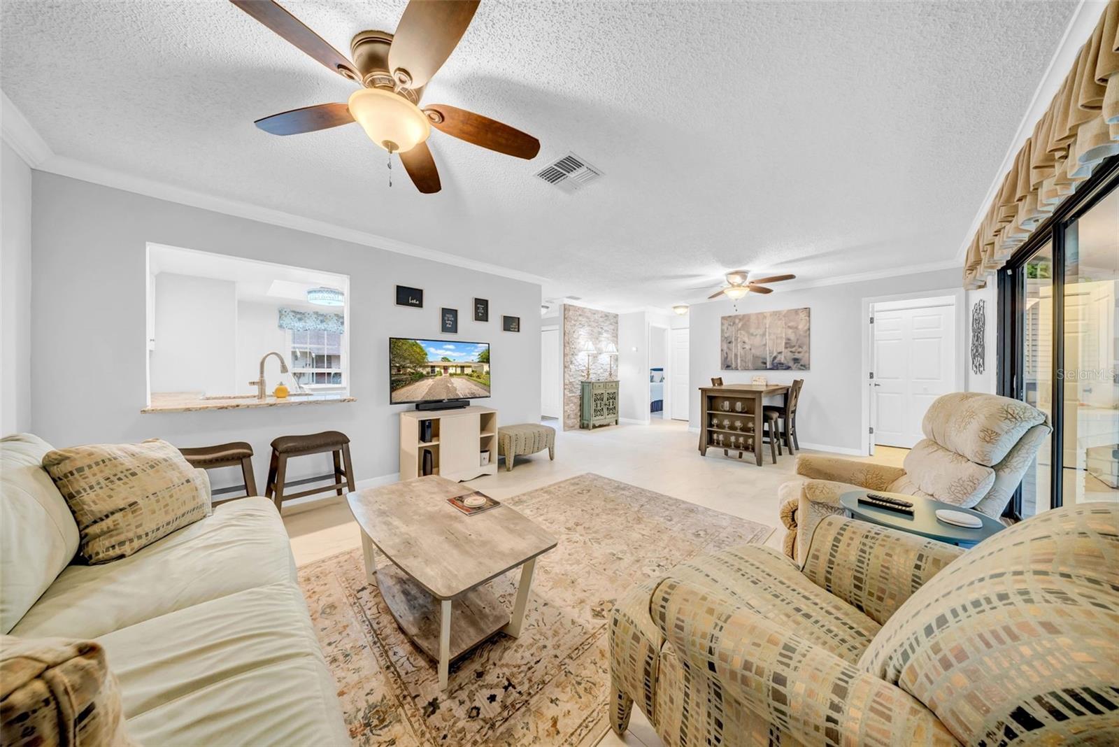 Image 10 of 46 For 20 Windrush Bay Drive 20