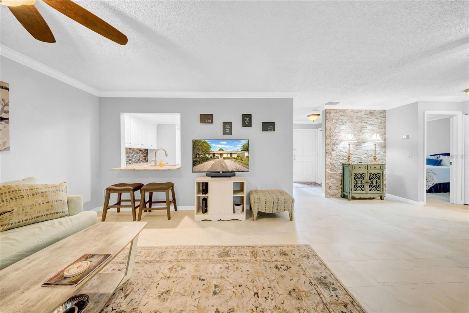 Image 11 of 46 For 20 Windrush Bay Drive 20