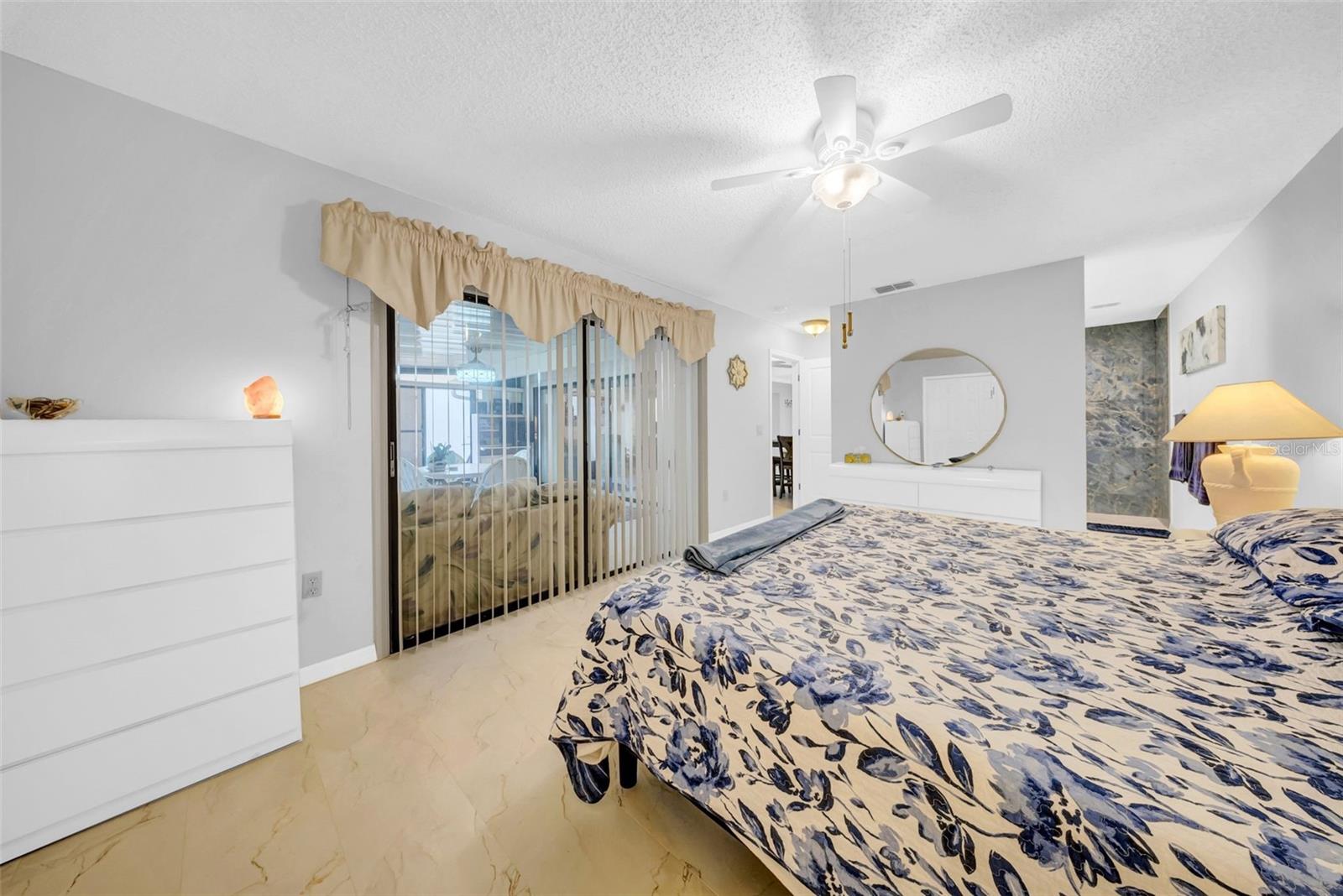 Image 18 of 46 For 20 Windrush Bay Drive 20
