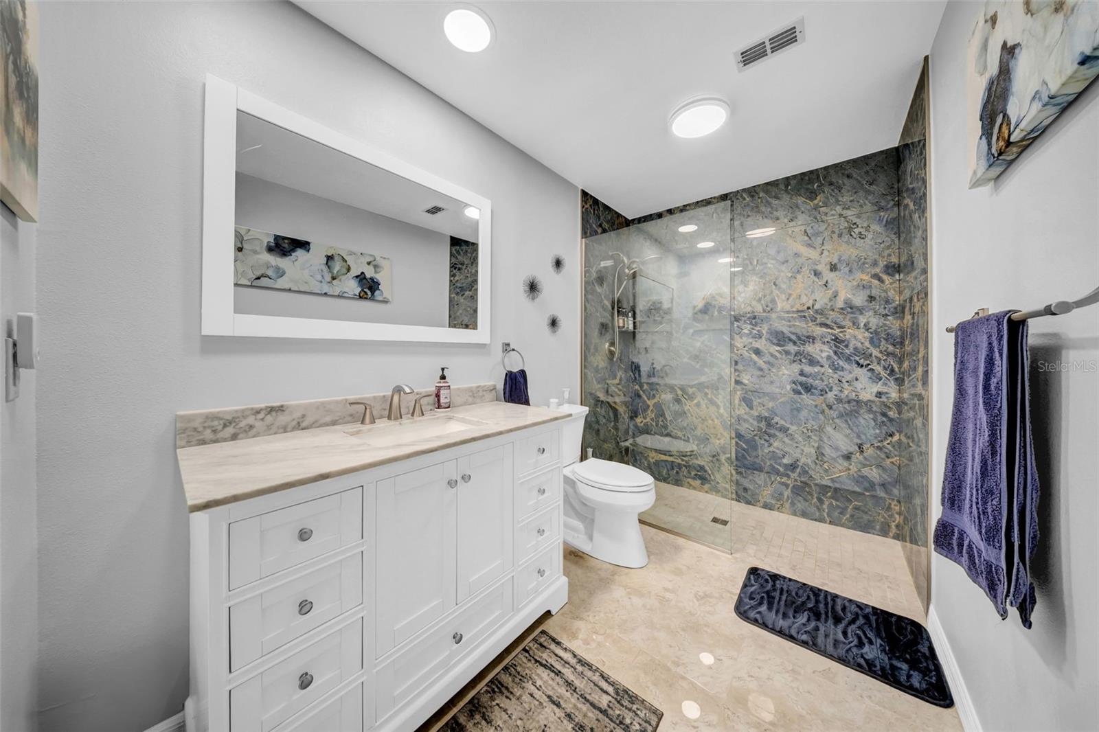 Image 19 of 46 For 20 Windrush Bay Drive 20
