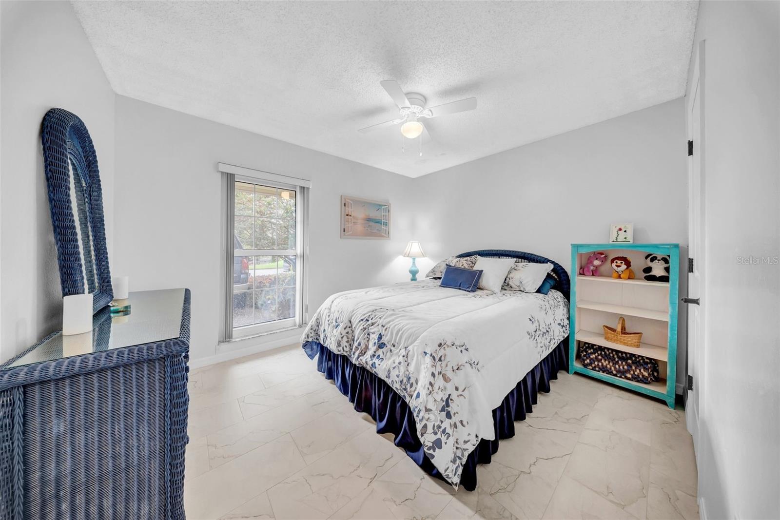 Image 21 of 46 For 20 Windrush Bay Drive 20