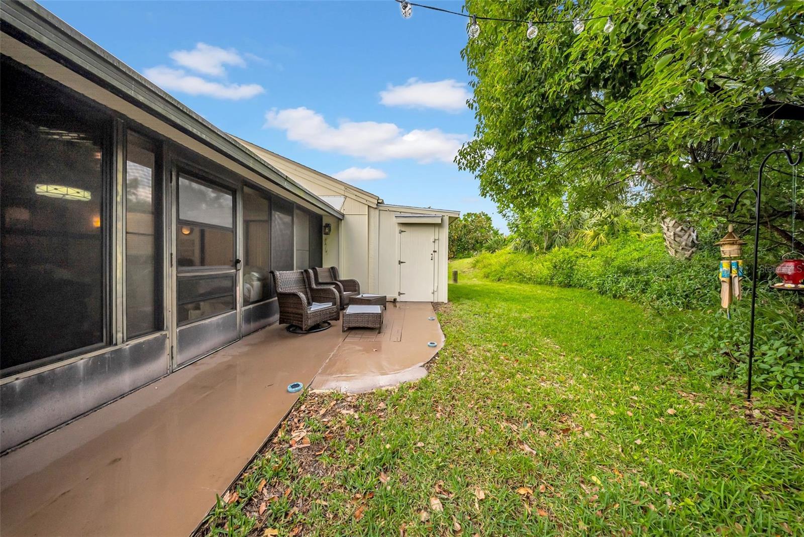Image 31 of 46 For 20 Windrush Bay Drive 20