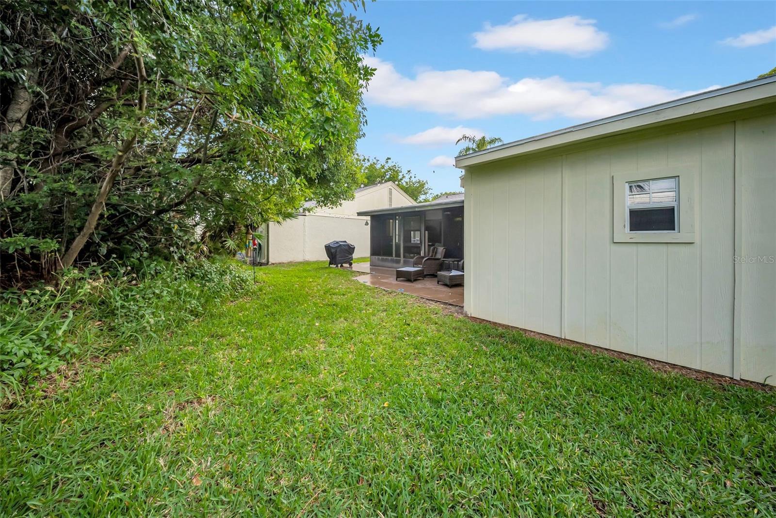 Image 32 of 46 For 20 Windrush Bay Drive 20
