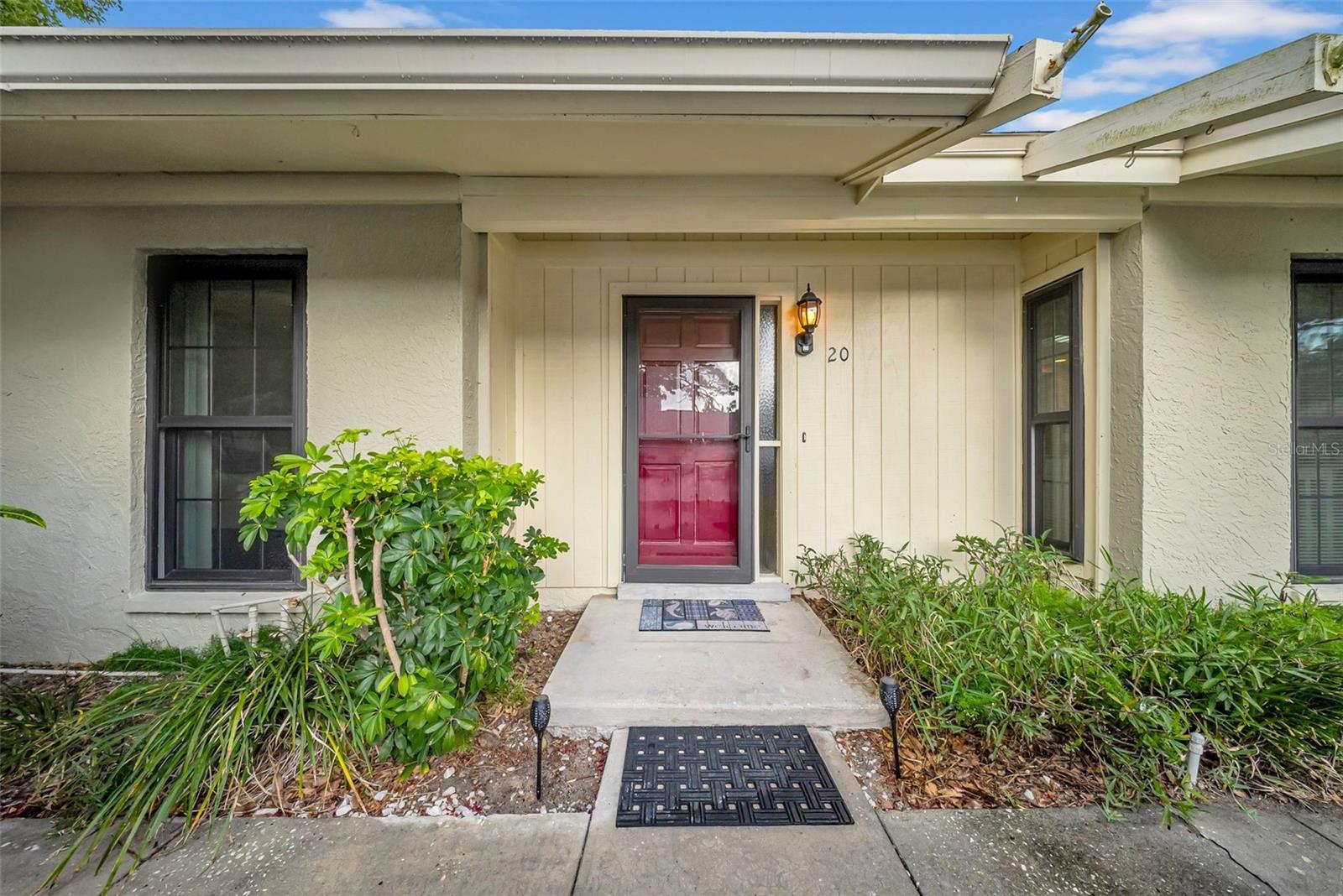 Image 34 of 46 For 20 Windrush Bay Drive 20