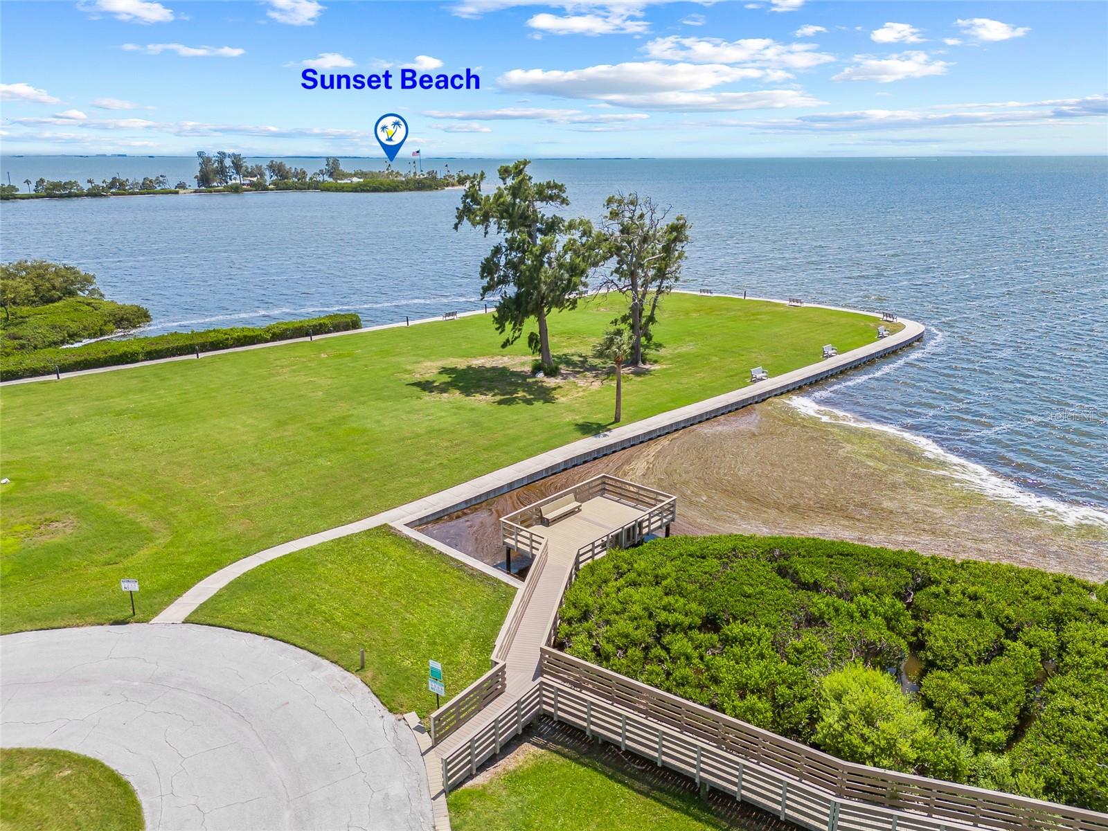 Image 37 of 46 For 20 Windrush Bay Drive 20