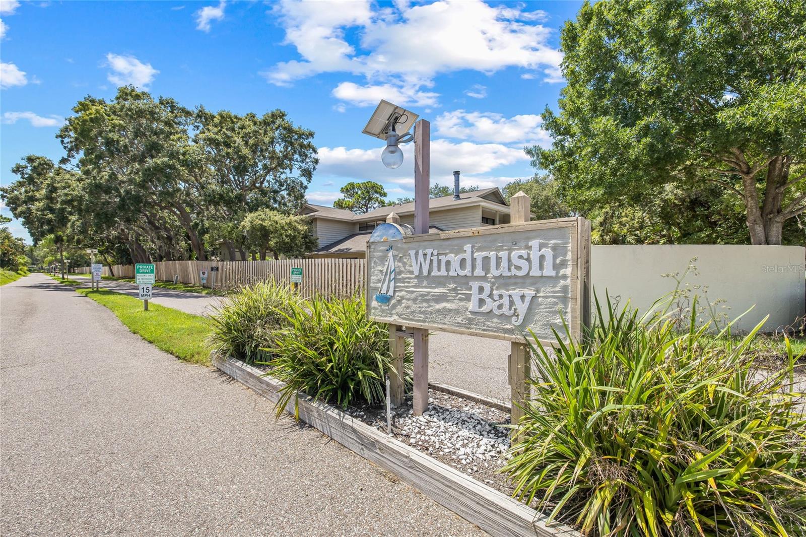 Image 39 of 46 For 20 Windrush Bay Drive 20
