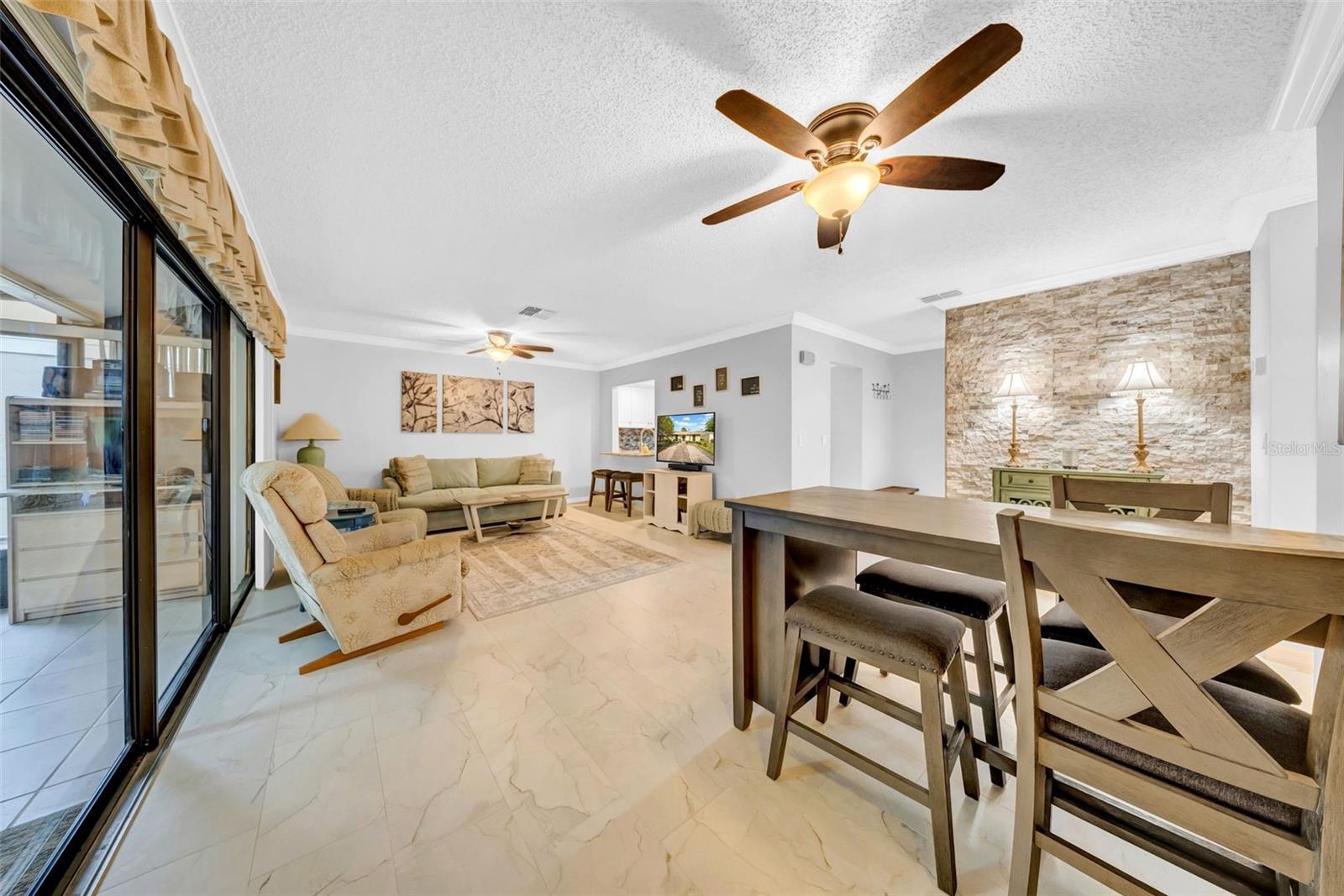 Image 7 of 46 For 20 Windrush Bay Drive 20