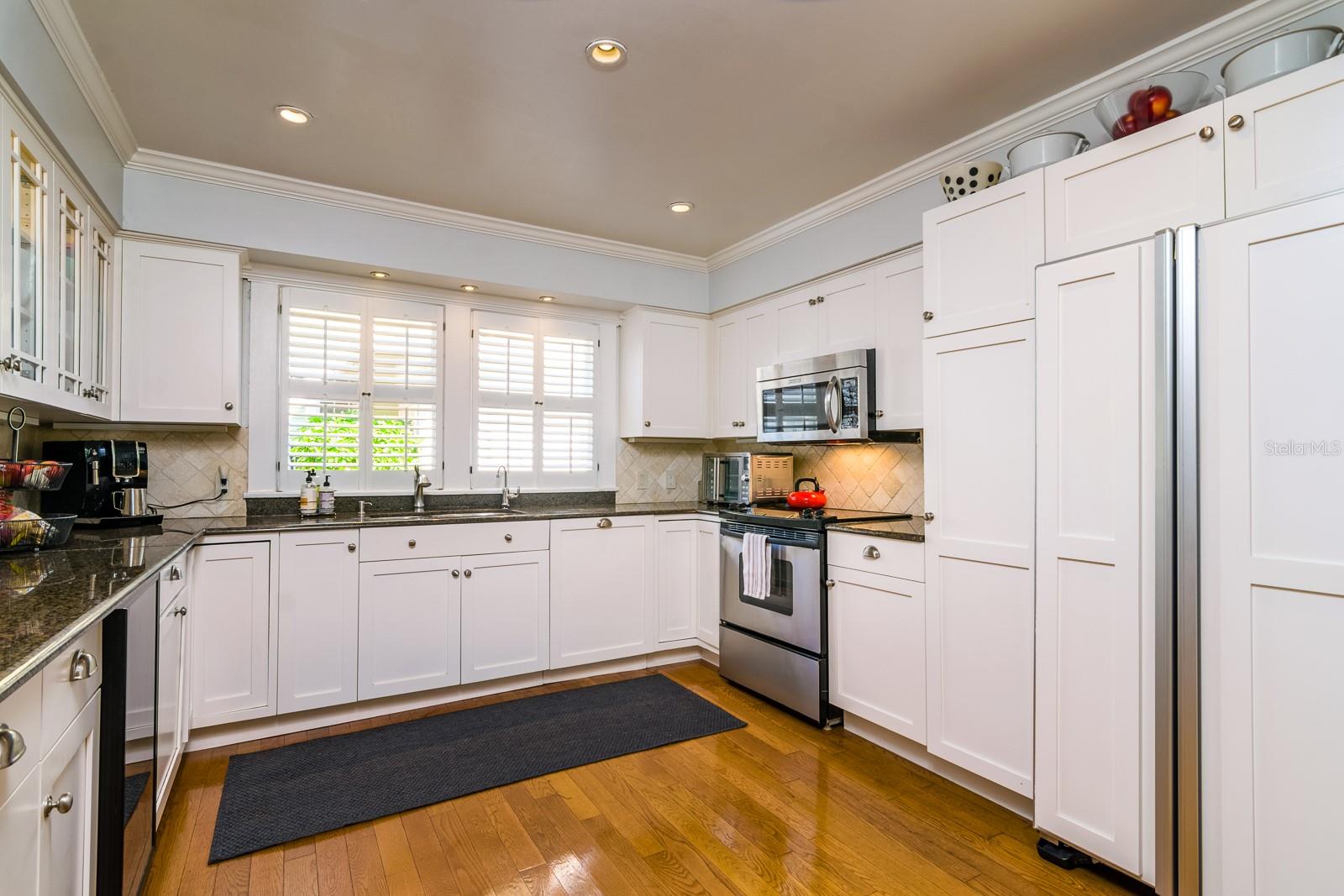 Image 10 of 43 For 827 Delaware Avenue