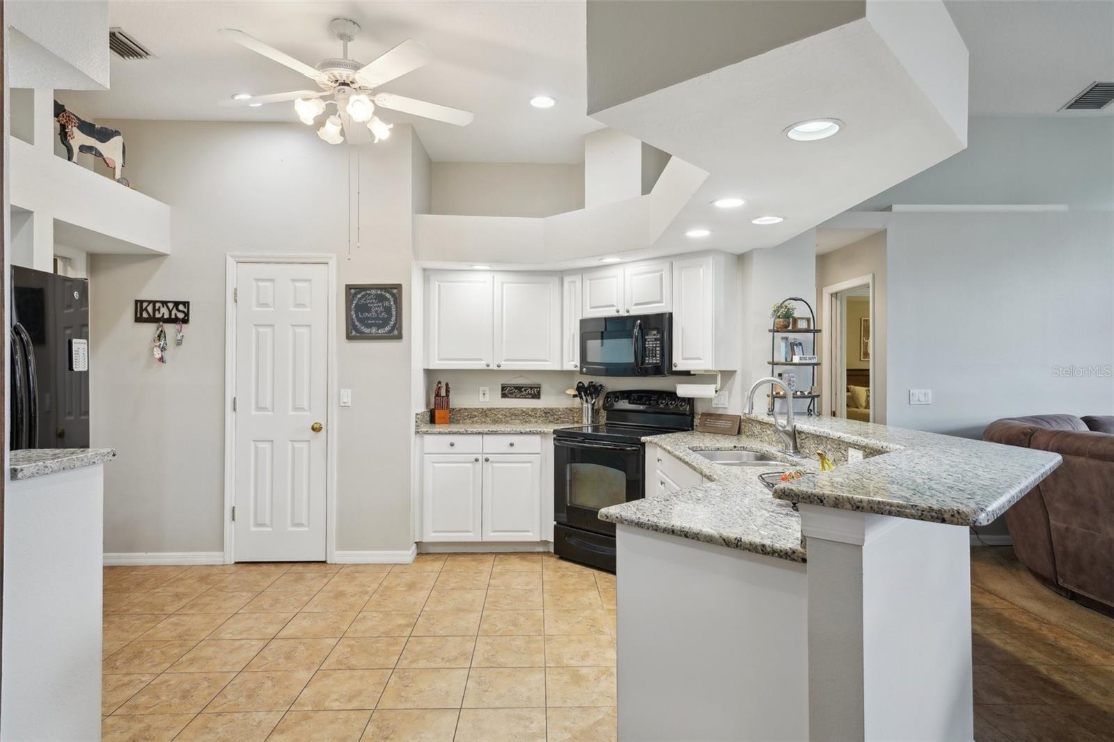 Image 16 of 88 For 4511 Swift Circle