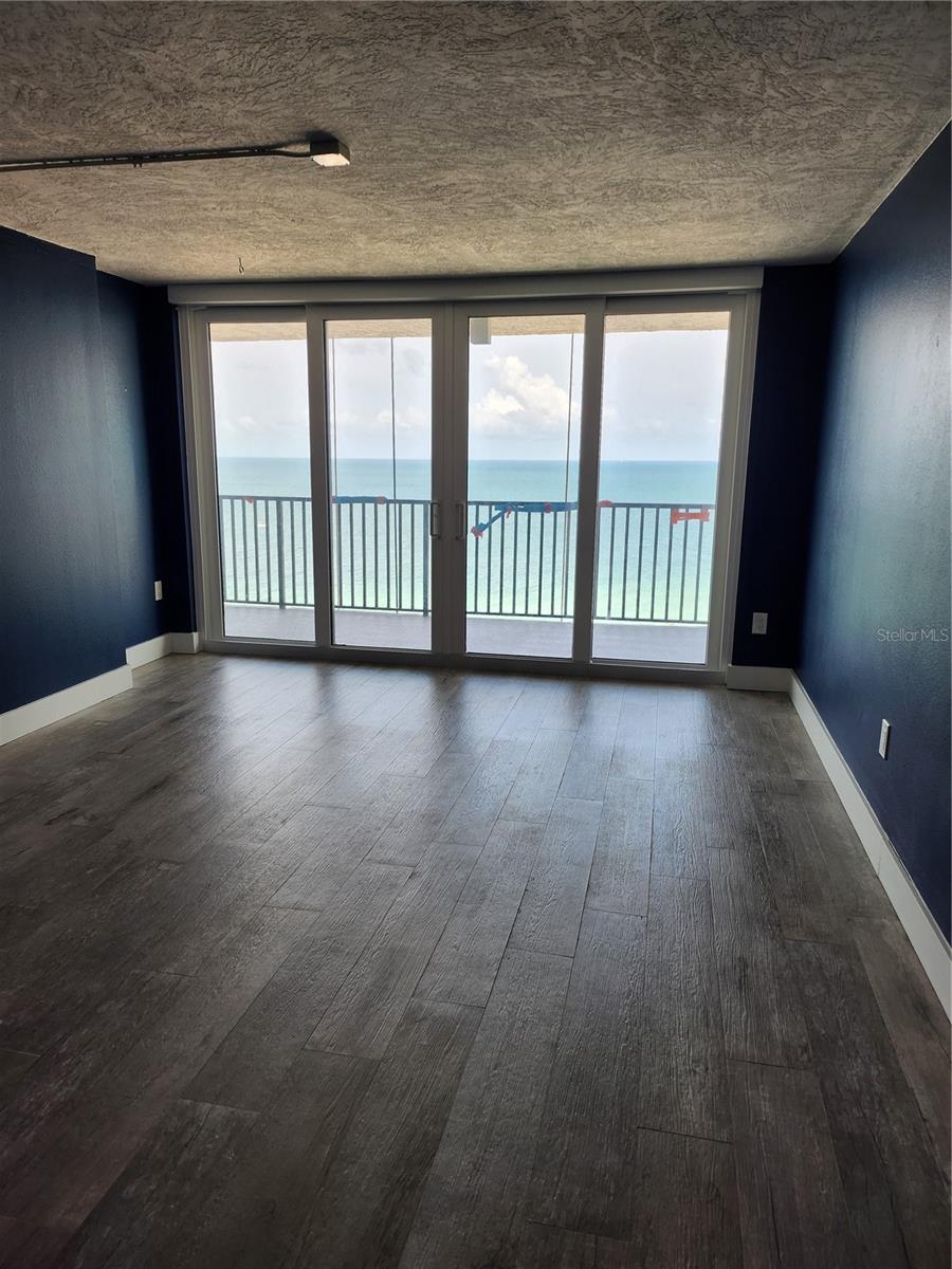 Image 13 of 30 For 1290 Gulf Boulevard 1701
