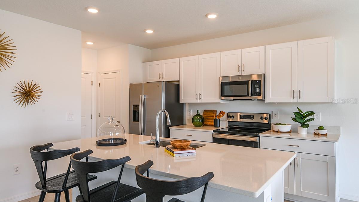 Image 5 of 16 For 13273 Tropical Breeze Way