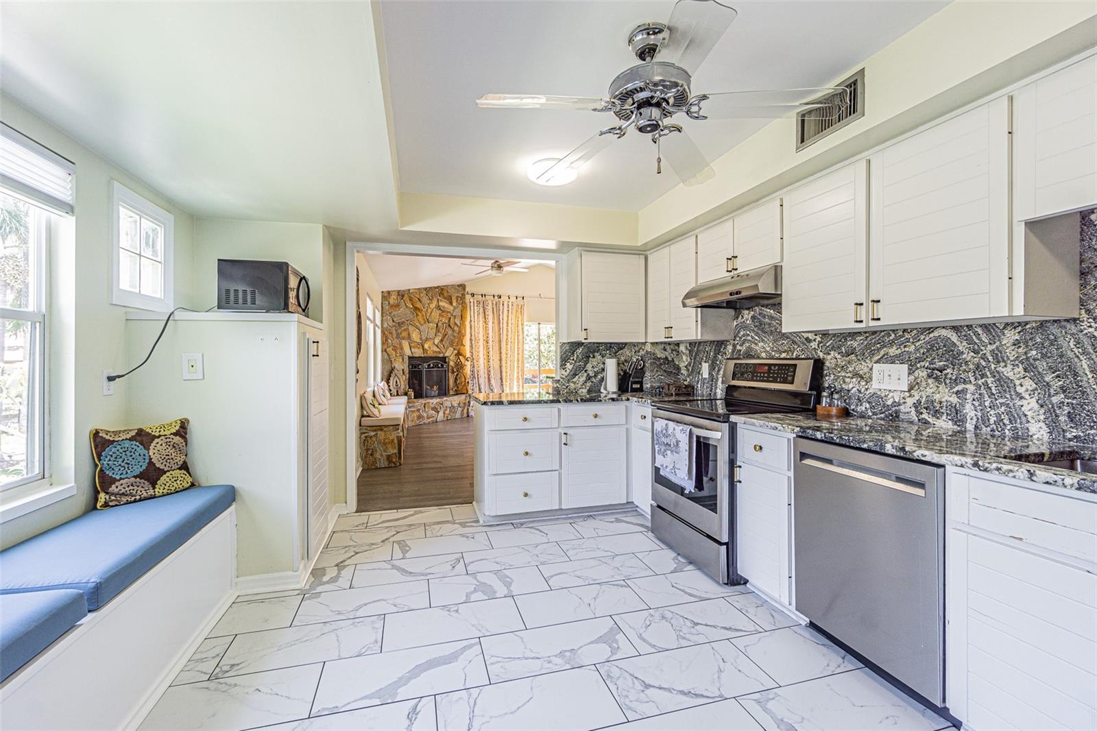 Image 17 of 44 For 2114 Venus Street
