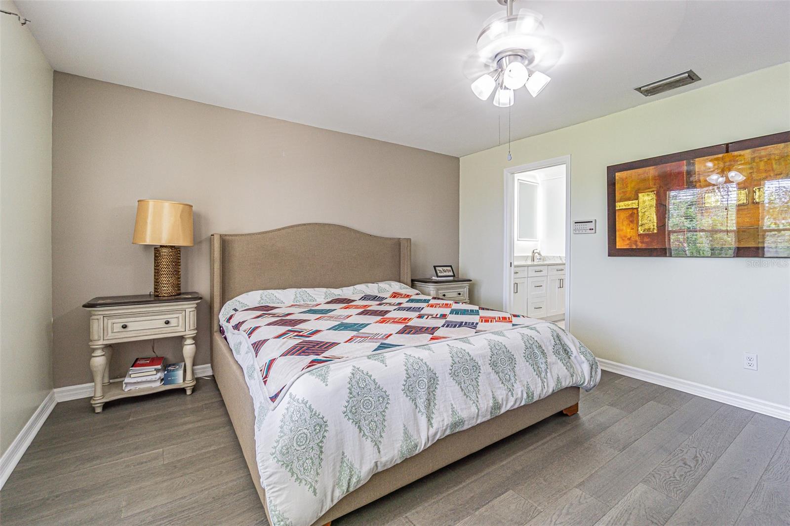 Image 33 of 44 For 2114 Venus Street