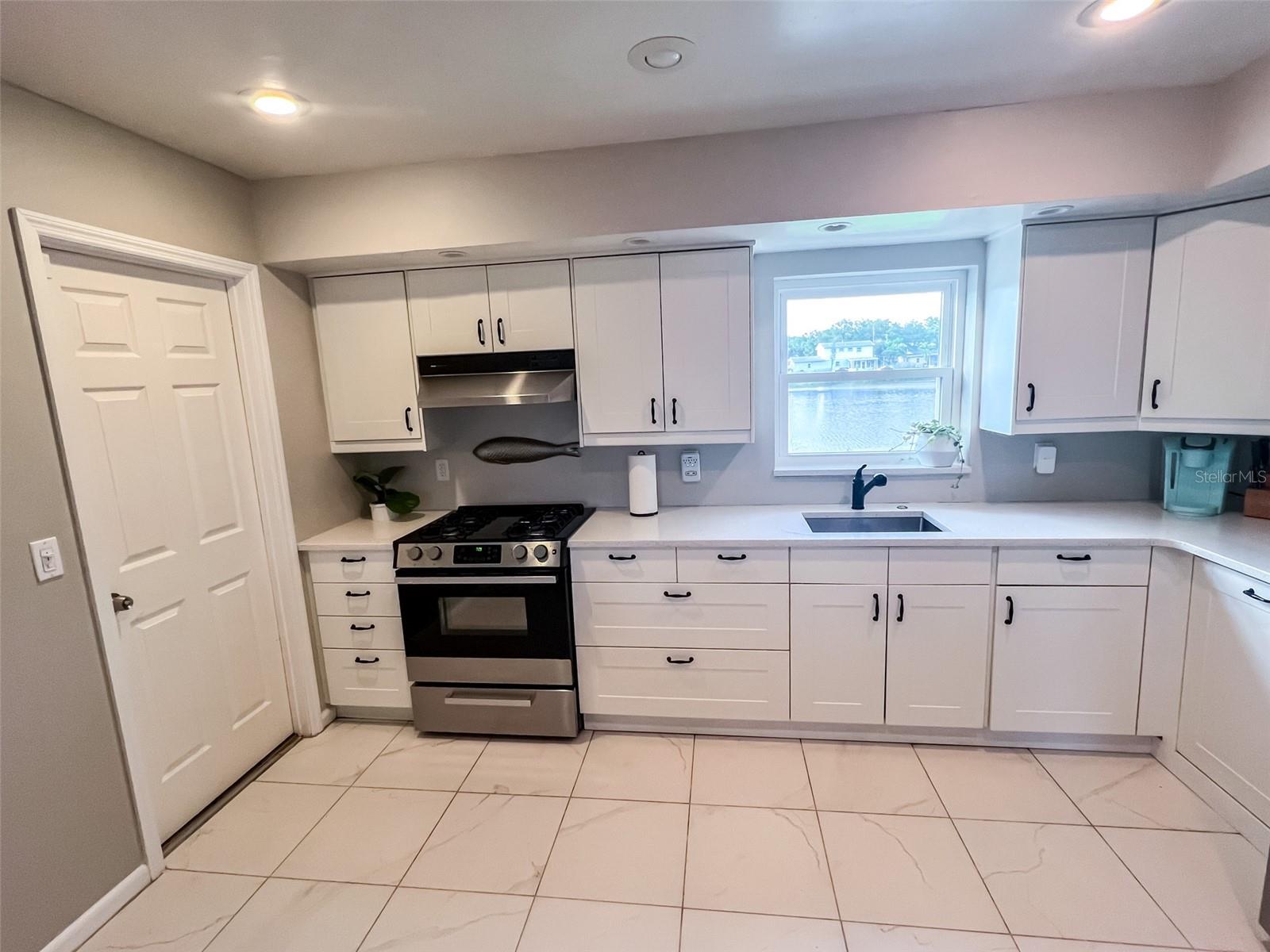 Image 17 of 38 For 1501 84th Avenue N