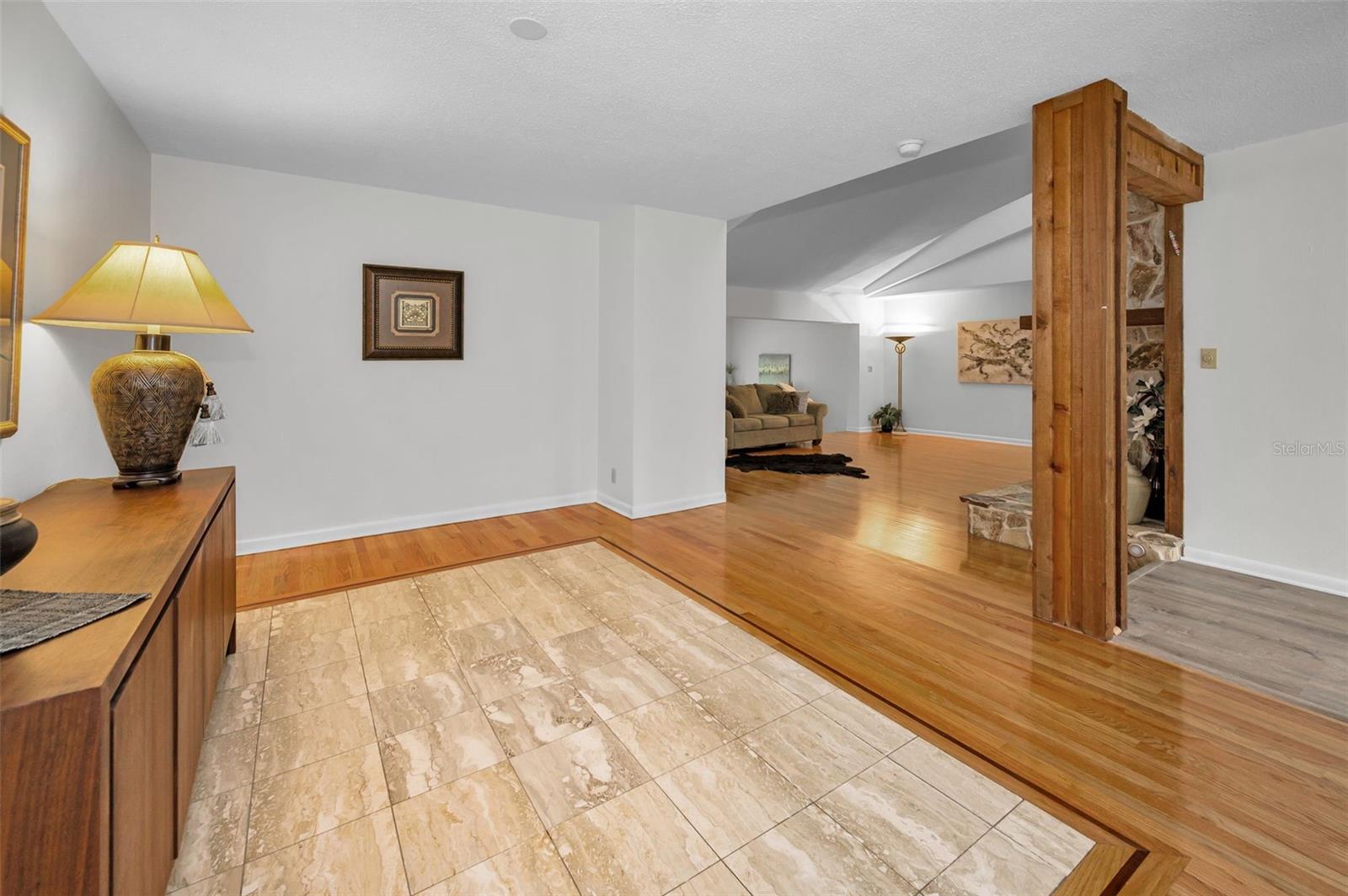 Image 18 of 67 For 833 Lakeside Terrace
