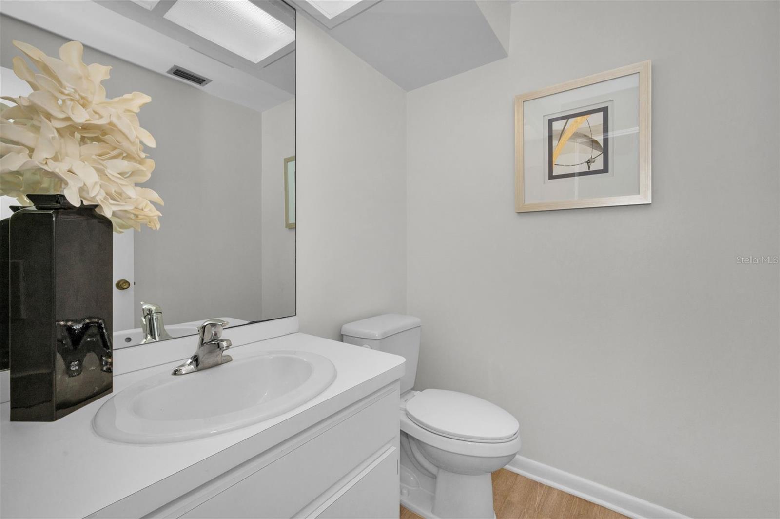 Image 31 of 67 For 833 Lakeside Terrace