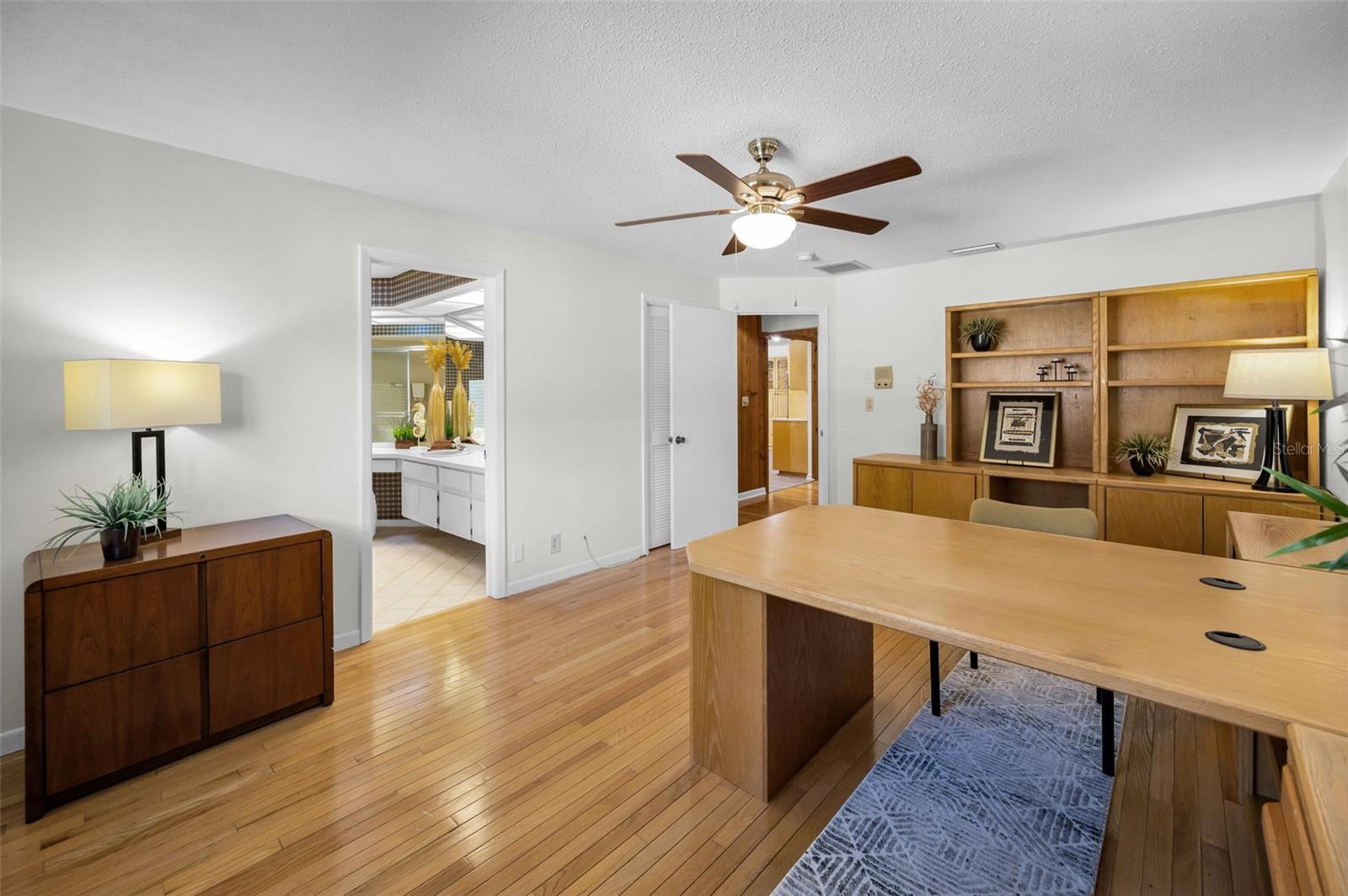 Image 43 of 67 For 833 Lakeside Terrace